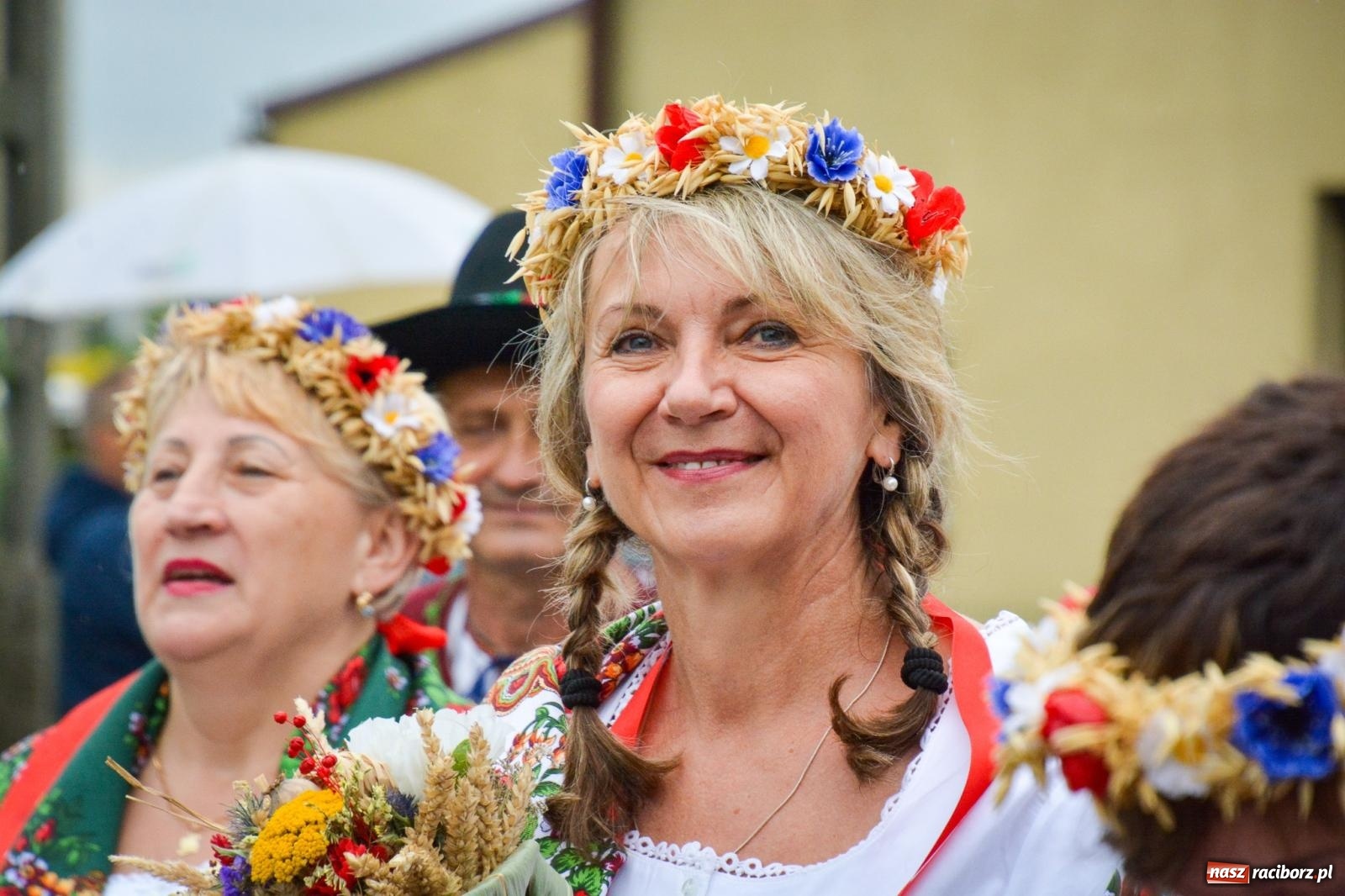 Zdjęcie w galerii na portalu naszraciborz.pl: Siedliska świętują dożynki gminno-powiatowe. Korowód, koncerty i Bitwa smaków [FOTO i WIDEO] wiadomości z regionu