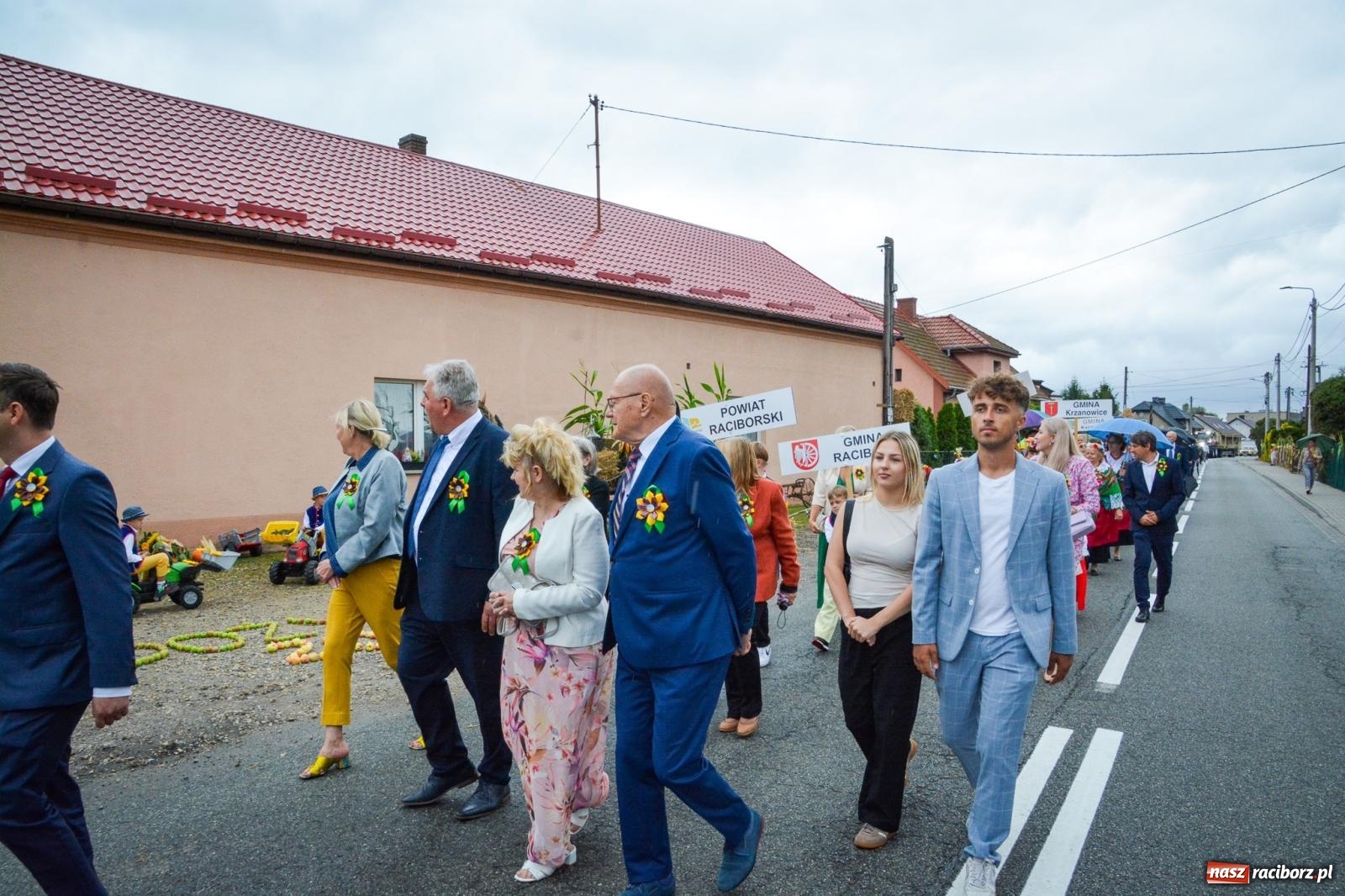 Zdjęcie w galerii na portalu naszraciborz.pl: Siedliska świętują dożynki gminno-powiatowe. Korowód, koncerty i Bitwa smaków [FOTO i WIDEO] wiadomości z regionu