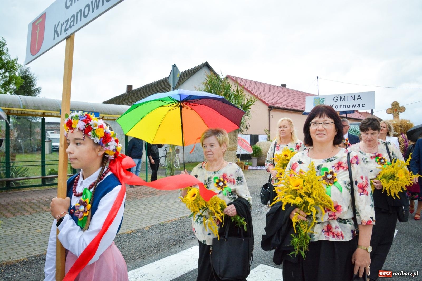 Zdjęcie w galerii na portalu naszraciborz.pl: Siedliska świętują dożynki gminno-powiatowe. Korowód, koncerty i Bitwa smaków [FOTO i WIDEO] wiadomości z regionu