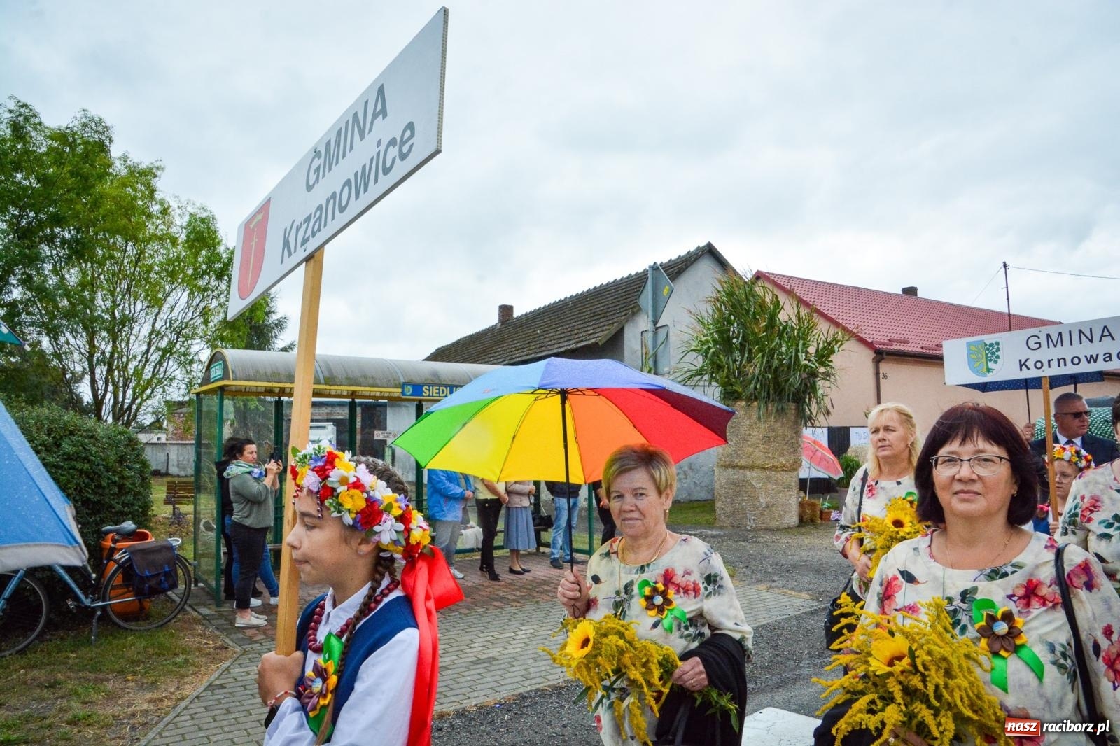 Zdjęcie w galerii na portalu naszraciborz.pl: Siedliska świętują dożynki gminno-powiatowe. Korowód, koncerty i Bitwa smaków [FOTO i WIDEO] wiadomości z regionu