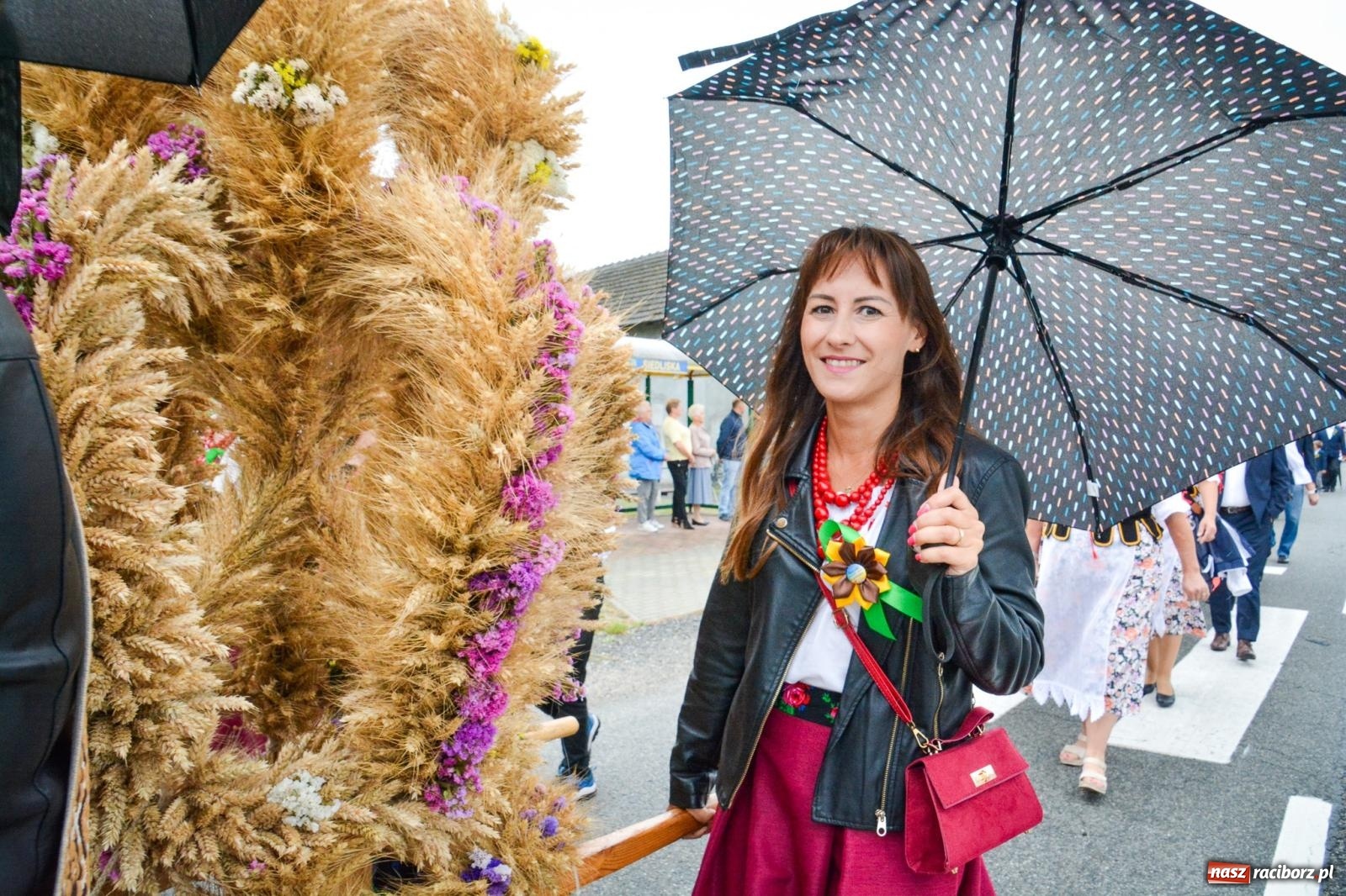 Zdjęcie w galerii na portalu naszraciborz.pl: Siedliska świętują dożynki gminno-powiatowe. Korowód, koncerty i Bitwa smaków [FOTO i WIDEO] wiadomości z regionu
