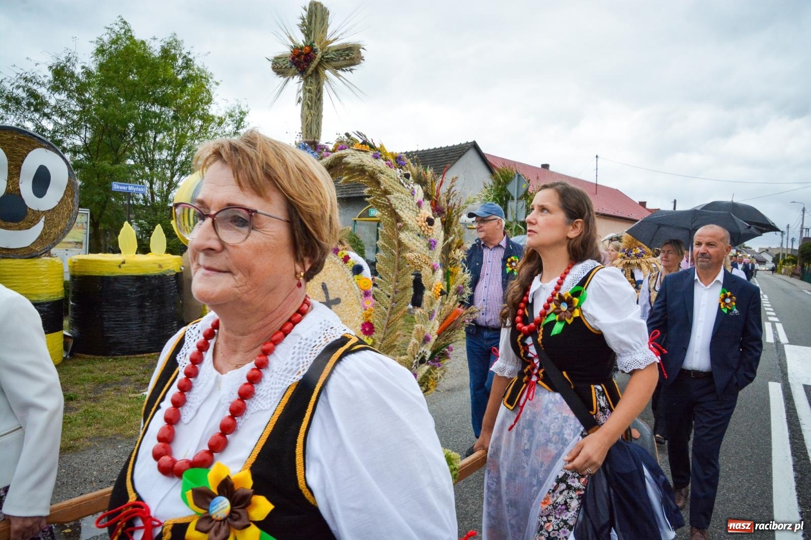 Zdjęcie w galerii na portalu naszraciborz.pl: Siedliska świętują dożynki gminno-powiatowe. Korowód, koncerty i Bitwa smaków [FOTO i WIDEO] wiadomości z regionu