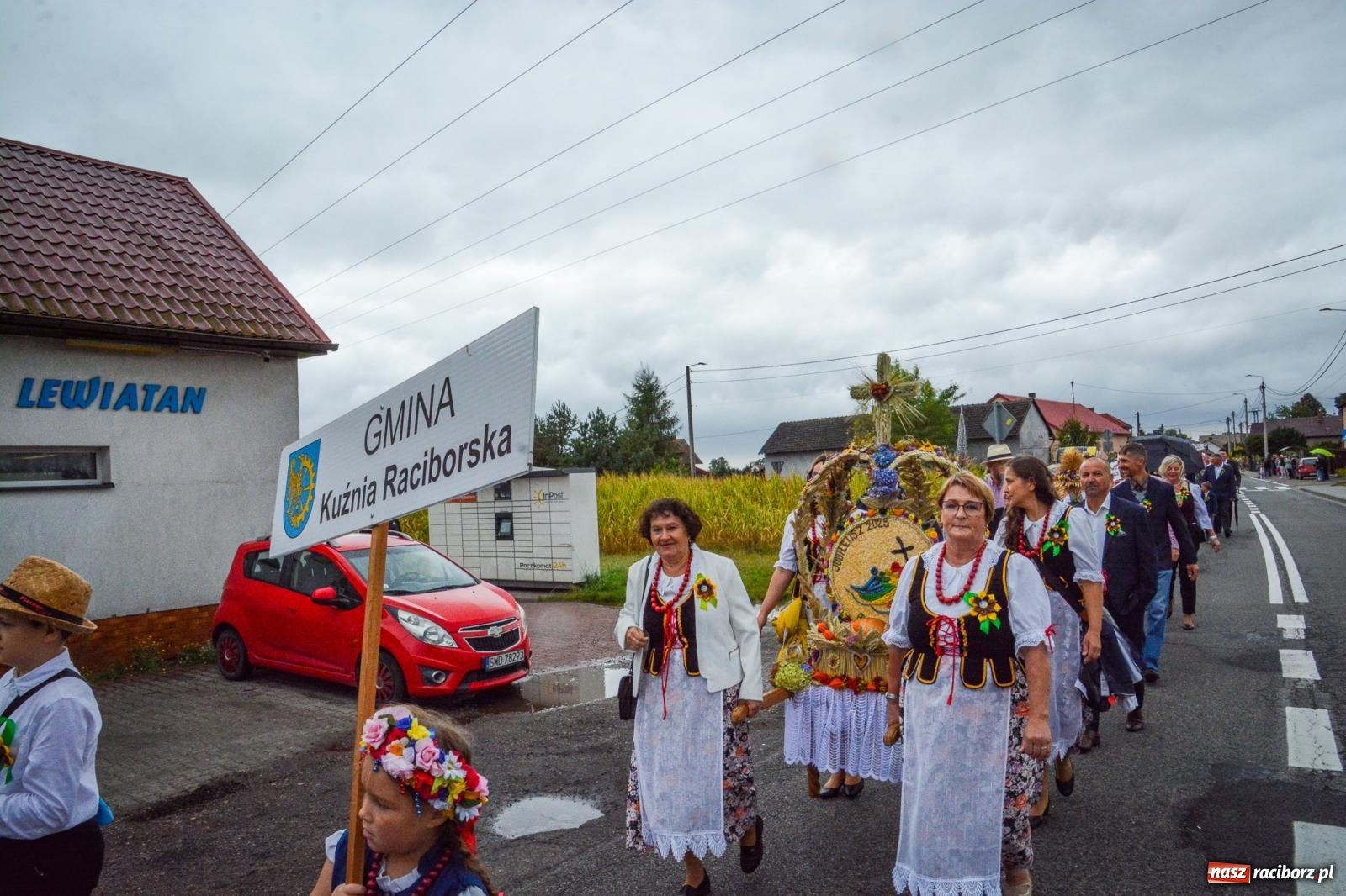 Zdjęcie w galerii na portalu naszraciborz.pl: Siedliska świętują dożynki gminno-powiatowe. Korowód, koncerty i Bitwa smaków [FOTO i WIDEO] wiadomości z regionu