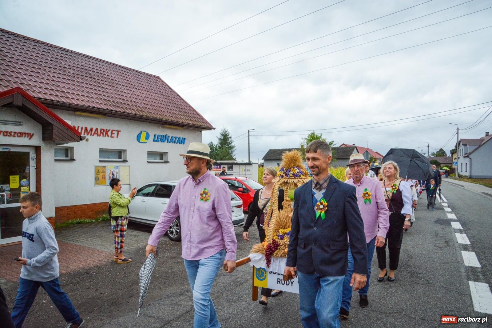 Zdjęcie w galerii na portalu naszraciborz.pl: Siedliska świętują dożynki gminno-powiatowe. Korowód, koncerty i Bitwa smaków [FOTO i WIDEO] wiadomości z regionu