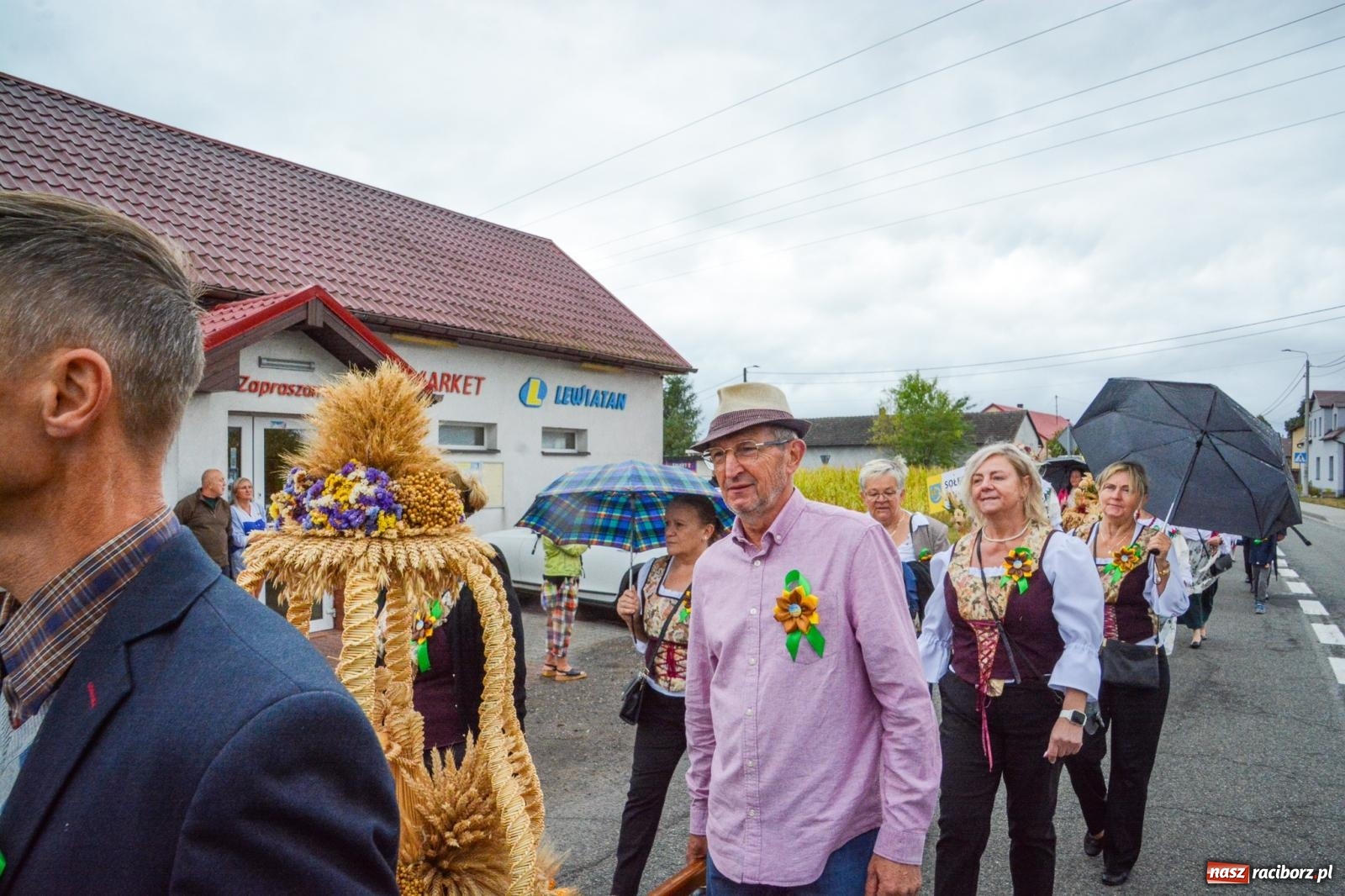 Zdjęcie w galerii na portalu naszraciborz.pl: Siedliska świętują dożynki gminno-powiatowe. Korowód, koncerty i Bitwa smaków [FOTO i WIDEO] wiadomości z regionu