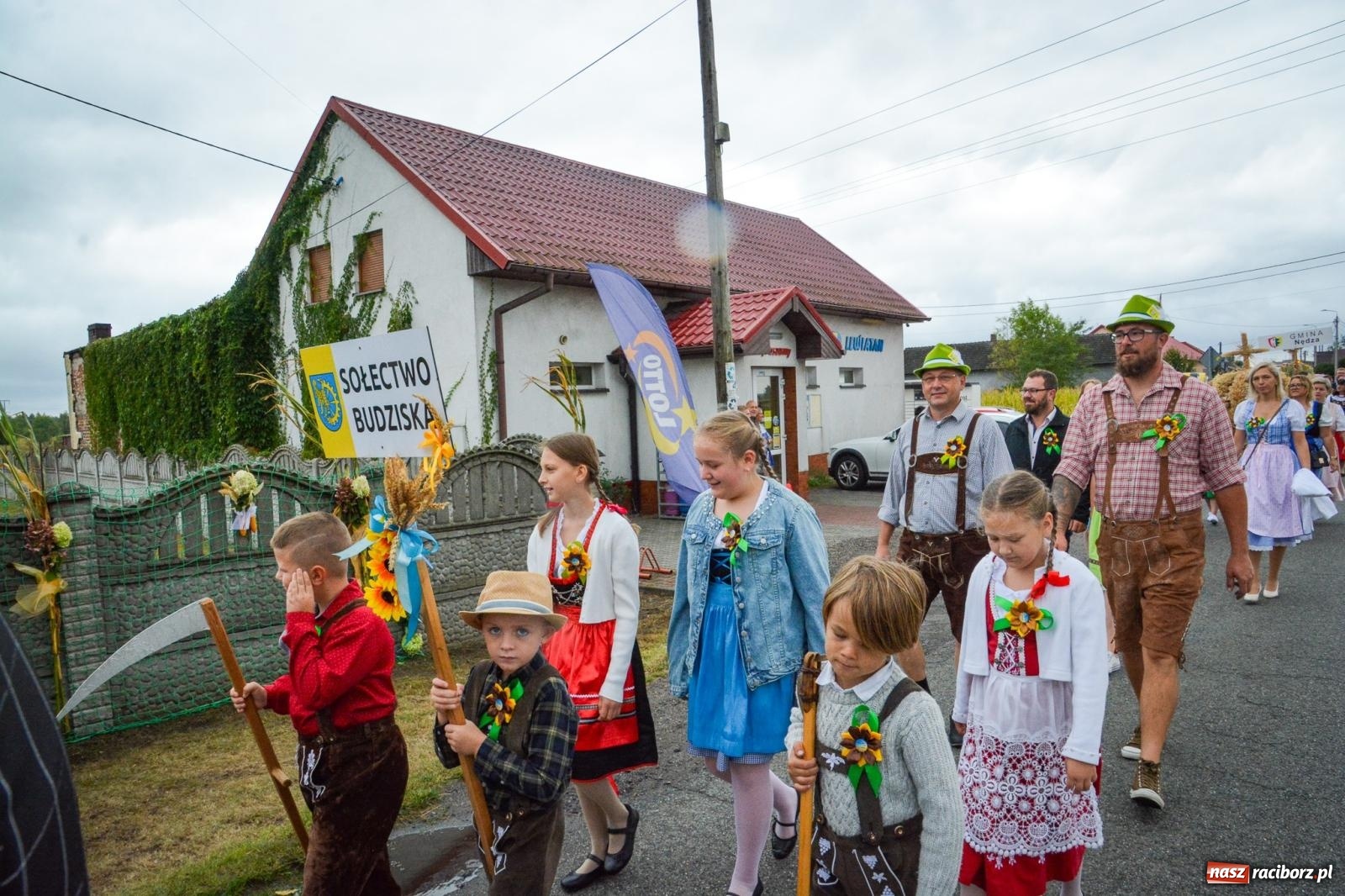 Zdjęcie w galerii na portalu naszraciborz.pl: Siedliska świętują dożynki gminno-powiatowe. Korowód, koncerty i Bitwa smaków [FOTO i WIDEO] wiadomości z regionu