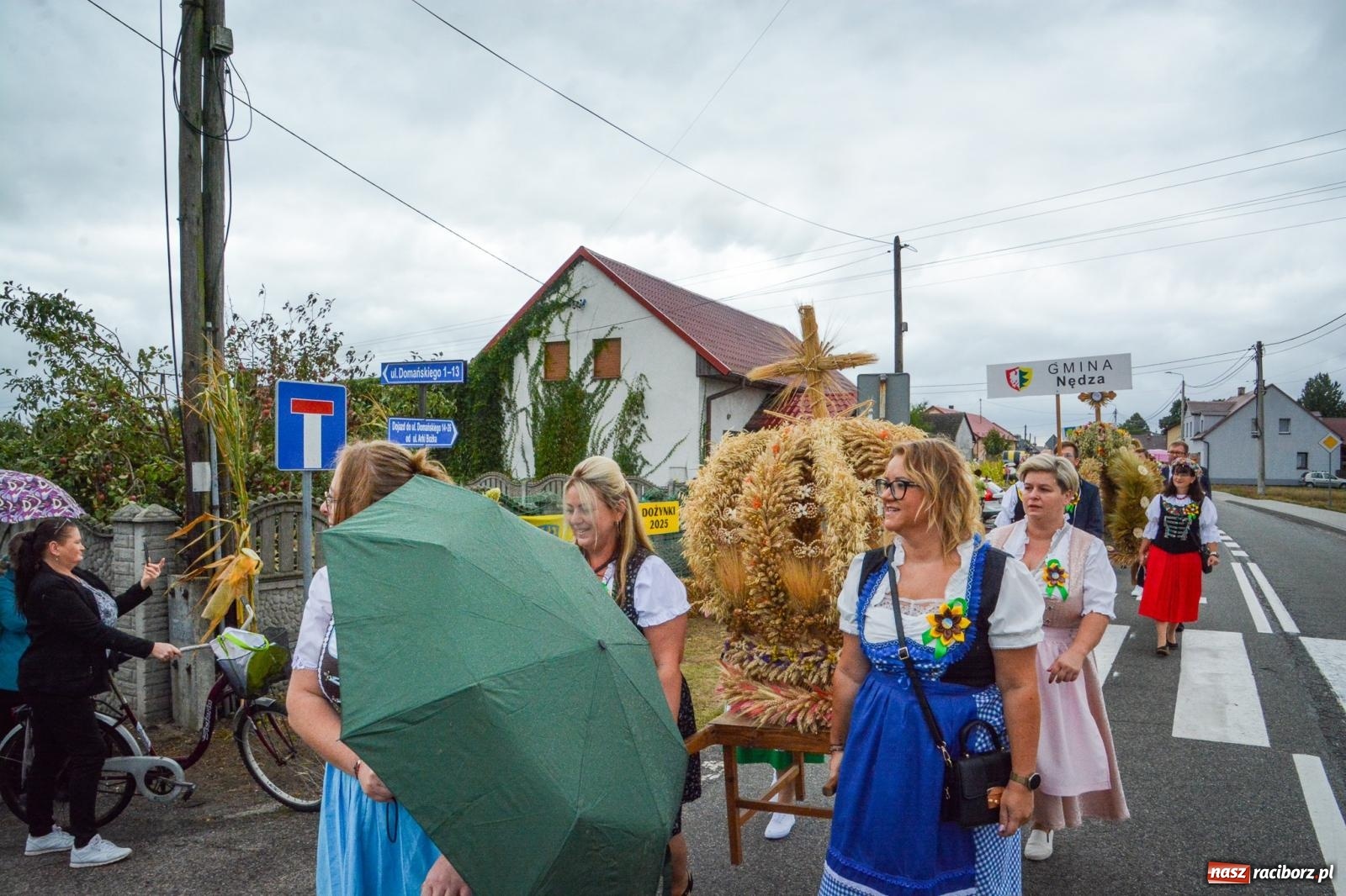 Zdjęcie w galerii na portalu naszraciborz.pl: Siedliska świętują dożynki gminno-powiatowe. Korowód, koncerty i Bitwa smaków [FOTO i WIDEO] wiadomości z regionu