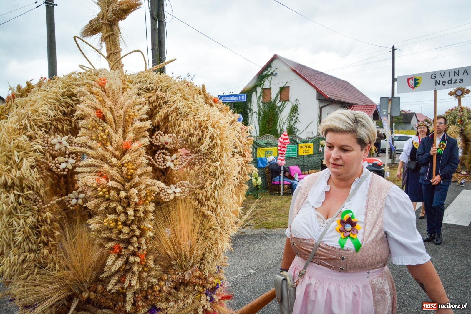 Zdjęcie w galerii na portalu naszraciborz.pl: Siedliska świętują dożynki gminno-powiatowe. Korowód, koncerty i Bitwa smaków [FOTO i WIDEO] wiadomości z regionu