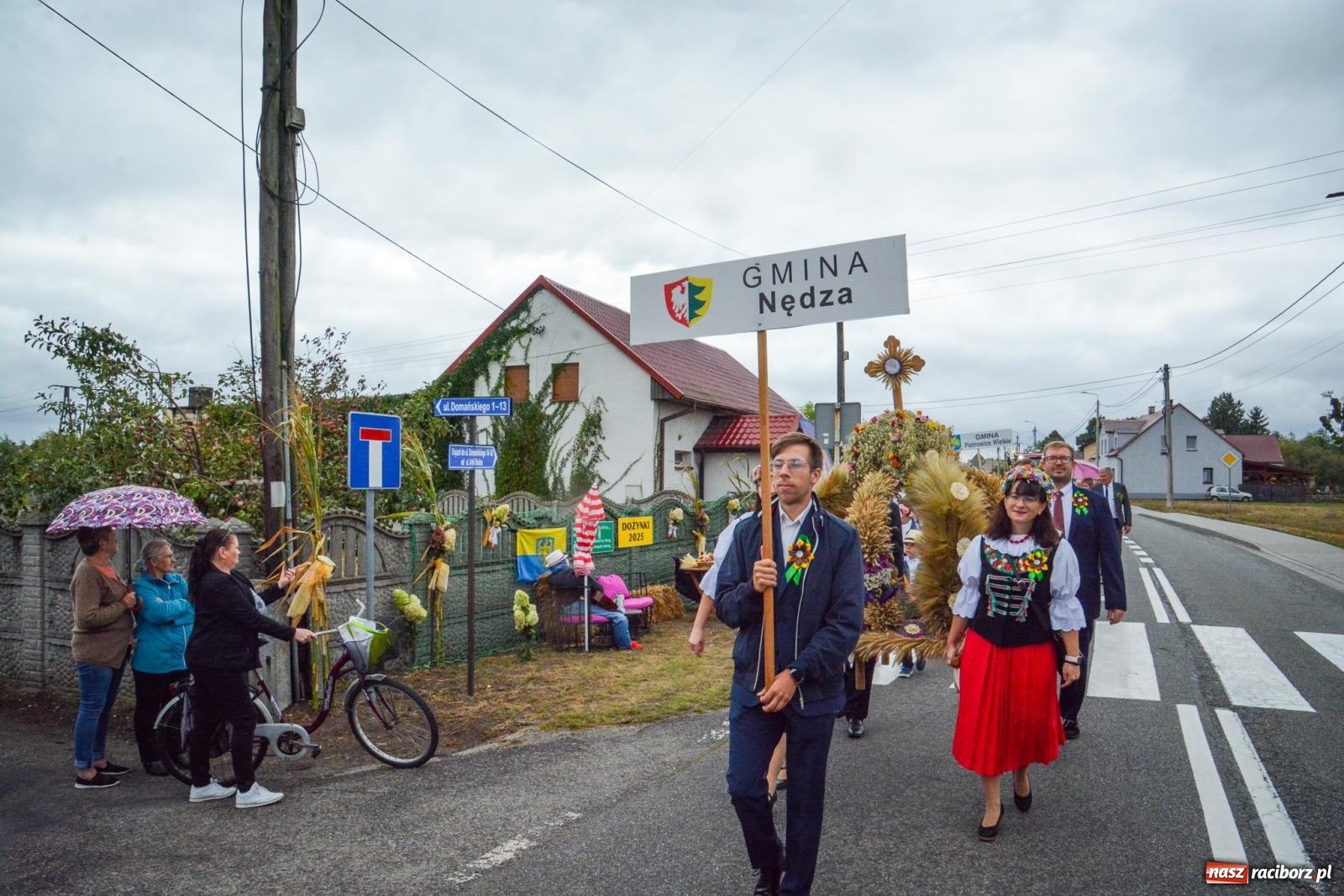 Zdjęcie w galerii na portalu naszraciborz.pl: Siedliska świętują dożynki gminno-powiatowe. Korowód, koncerty i Bitwa smaków [FOTO i WIDEO] wiadomości z regionu