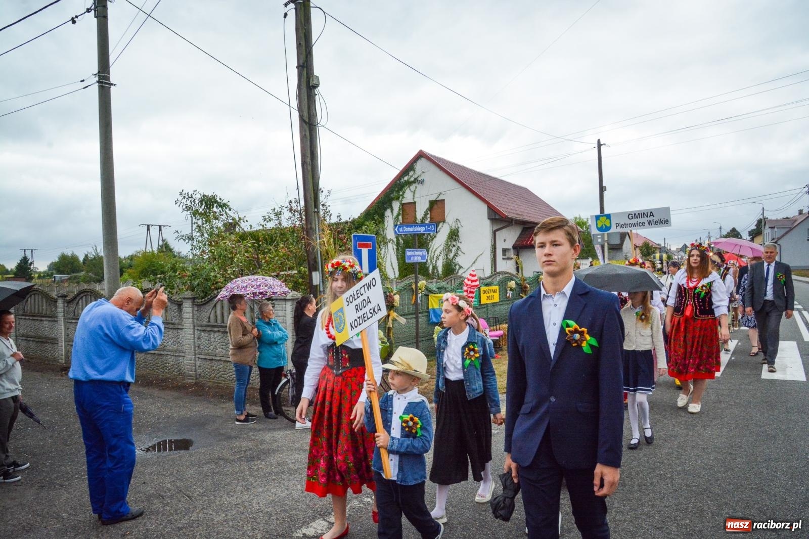 Zdjęcie w galerii na portalu naszraciborz.pl: Siedliska świętują dożynki gminno-powiatowe. Korowód, koncerty i Bitwa smaków [FOTO i WIDEO] wiadomości z regionu