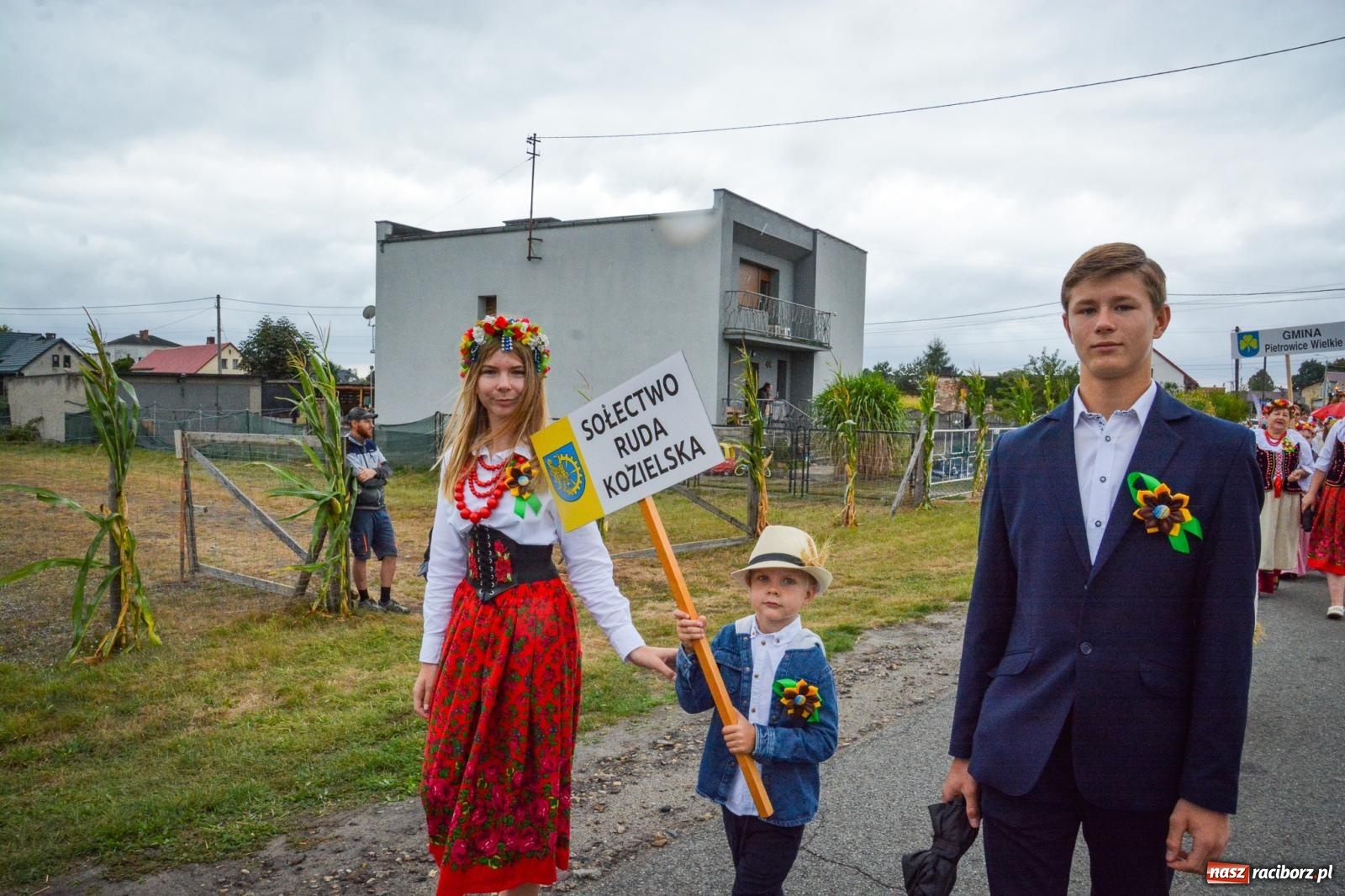 Zdjęcie w galerii na portalu naszraciborz.pl: Siedliska świętują dożynki gminno-powiatowe. Korowód, koncerty i Bitwa smaków [FOTO i WIDEO] wiadomości z regionu