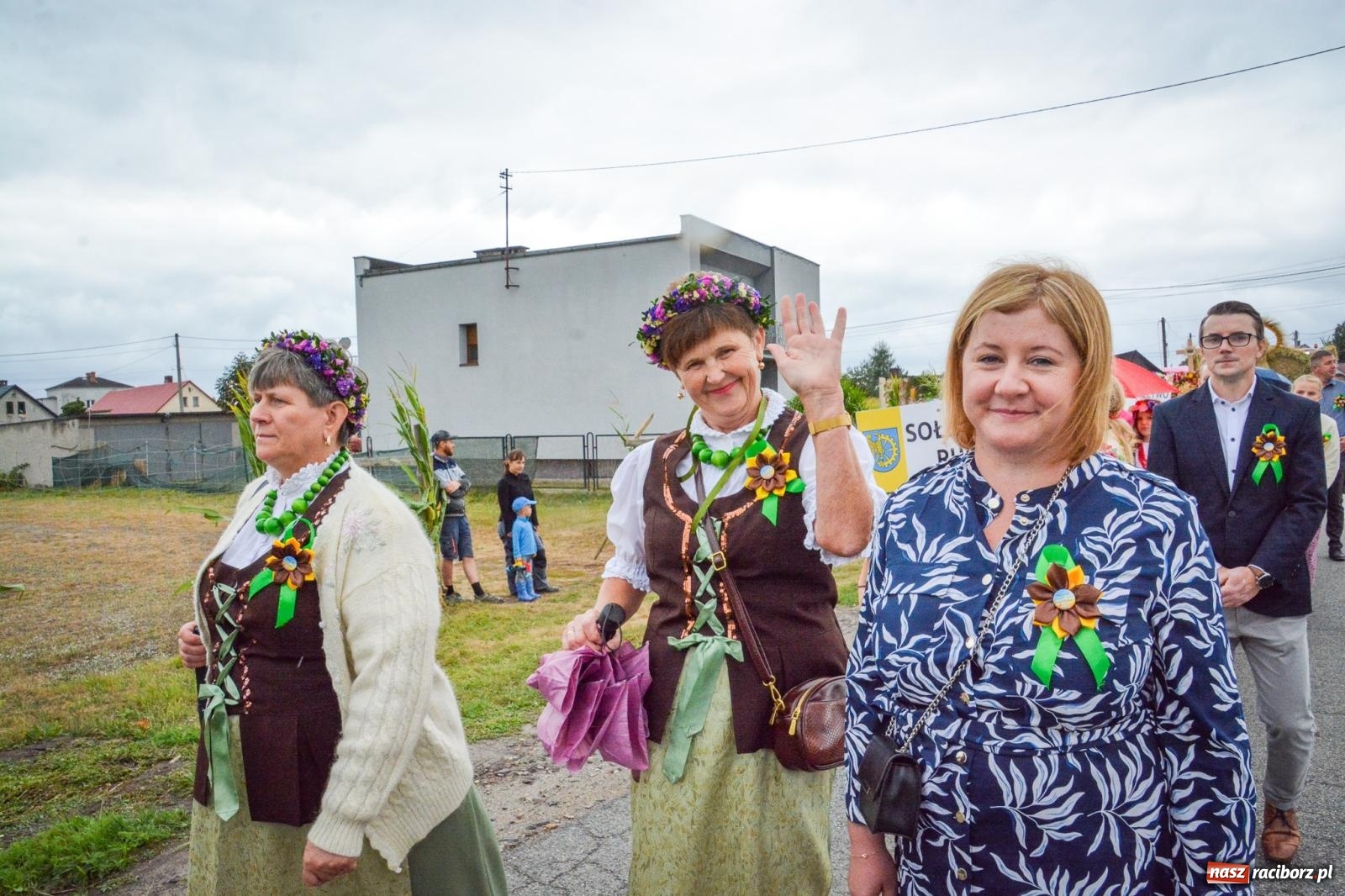 Zdjęcie w galerii na portalu naszraciborz.pl: Siedliska świętują dożynki gminno-powiatowe. Korowód, koncerty i Bitwa smaków [FOTO i WIDEO] wiadomości z regionu