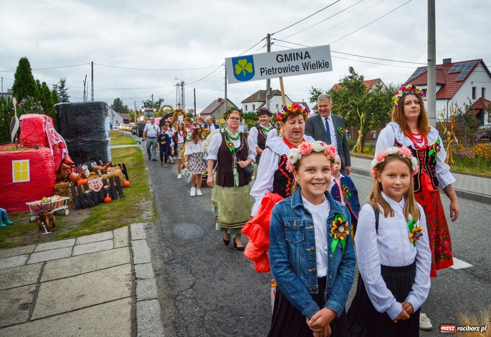 Zdjęcie w galerii na portalu naszraciborz.pl: Siedliska świętują dożynki gminno-powiatowe. Korowód, koncerty i Bitwa smaków [FOTO i WIDEO] wiadomości z regionu