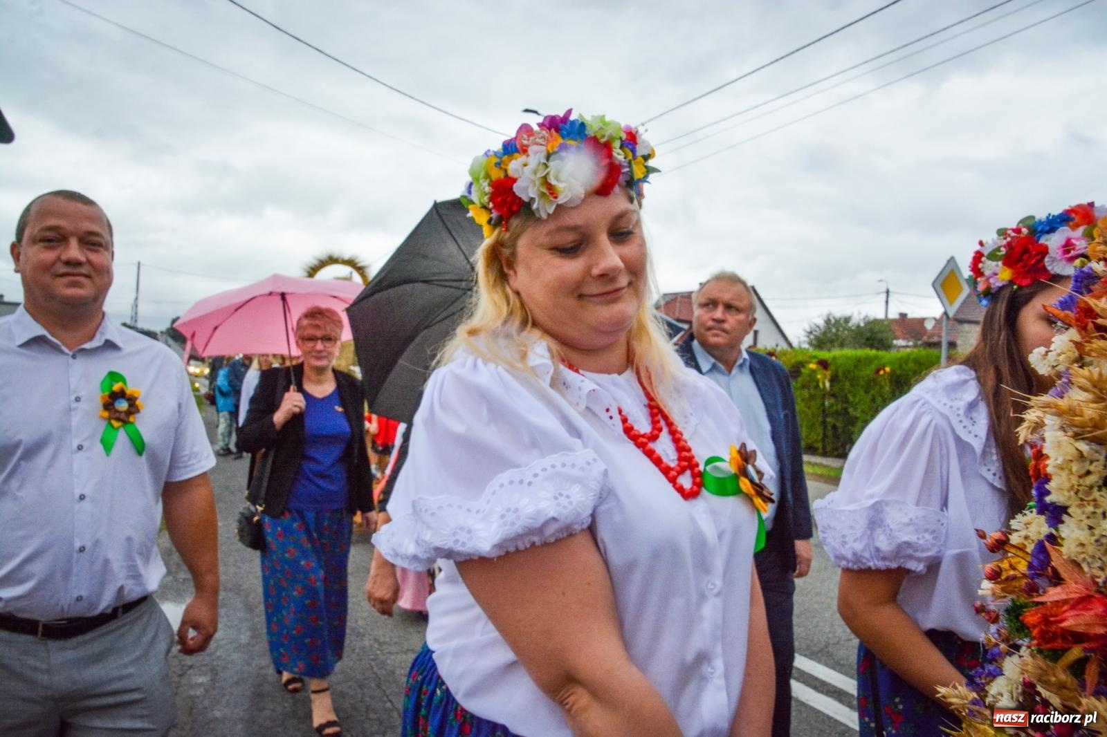 Zdjęcie w galerii na portalu naszraciborz.pl: Siedliska świętują dożynki gminno-powiatowe. Korowód, koncerty i Bitwa smaków [FOTO i WIDEO] wiadomości z regionu