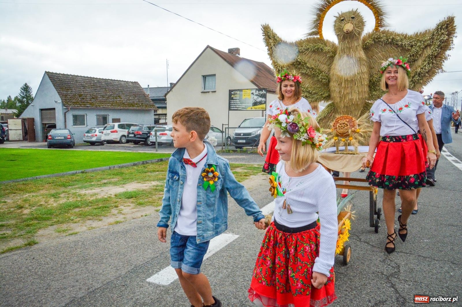 Zdjęcie w galerii na portalu naszraciborz.pl: Siedliska świętują dożynki gminno-powiatowe. Korowód, koncerty i Bitwa smaków [FOTO i WIDEO] wiadomości z regionu