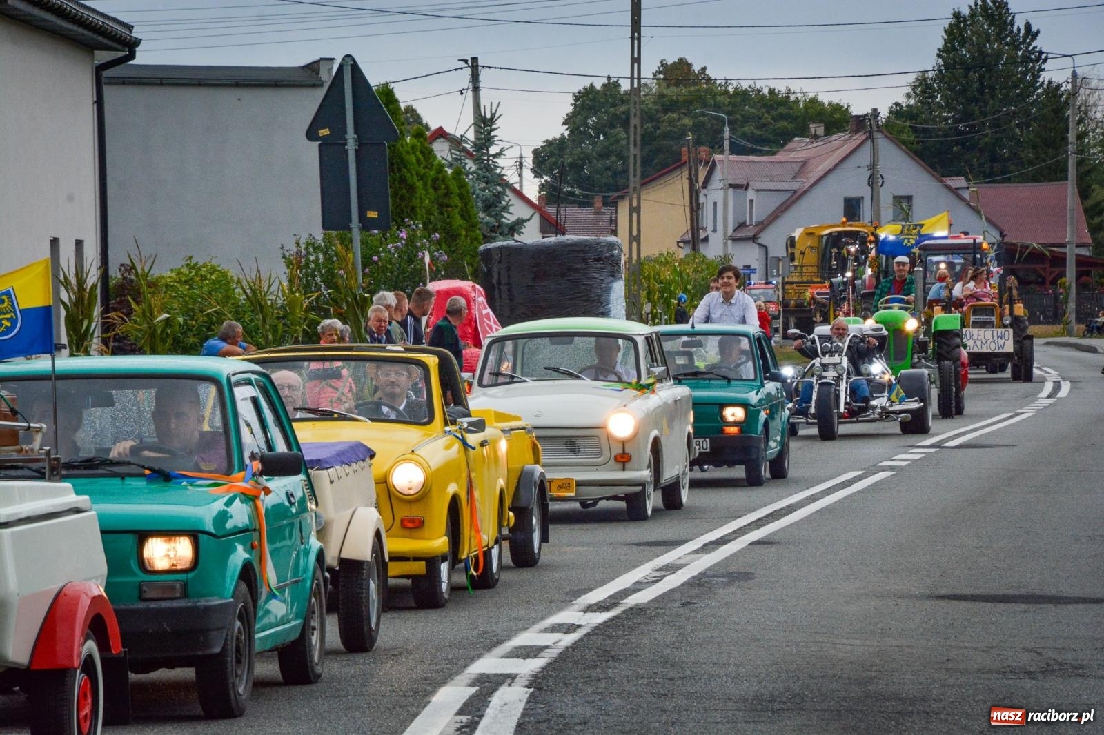 Zdjęcie w galerii na portalu naszraciborz.pl: Siedliska świętują dożynki gminno-powiatowe. Korowód, koncerty i Bitwa smaków [FOTO i WIDEO] wiadomości z regionu