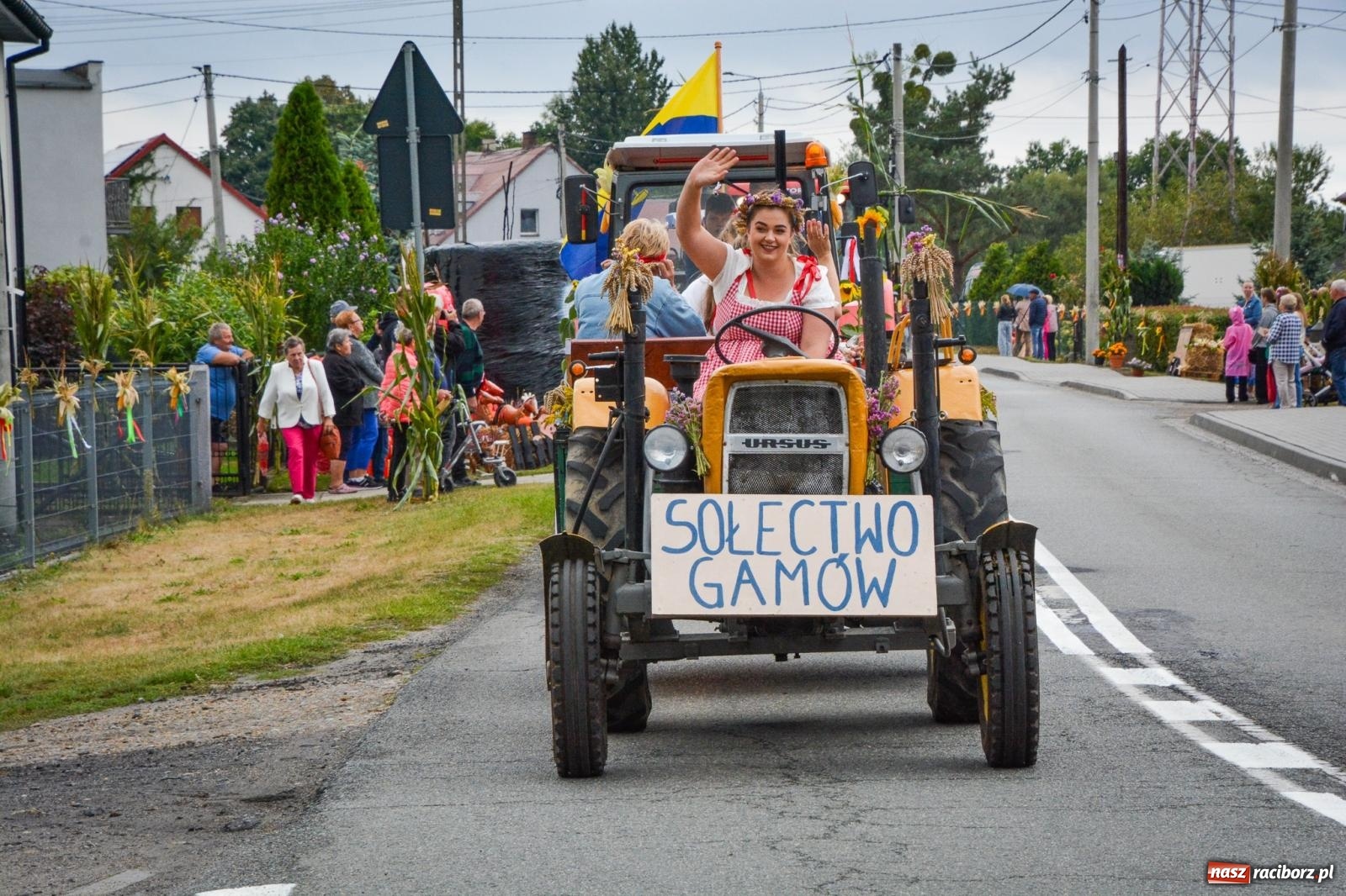 Zdjęcie w galerii na portalu naszraciborz.pl: Siedliska świętują dożynki gminno-powiatowe. Korowód, koncerty i Bitwa smaków [FOTO i WIDEO] wiadomości z regionu