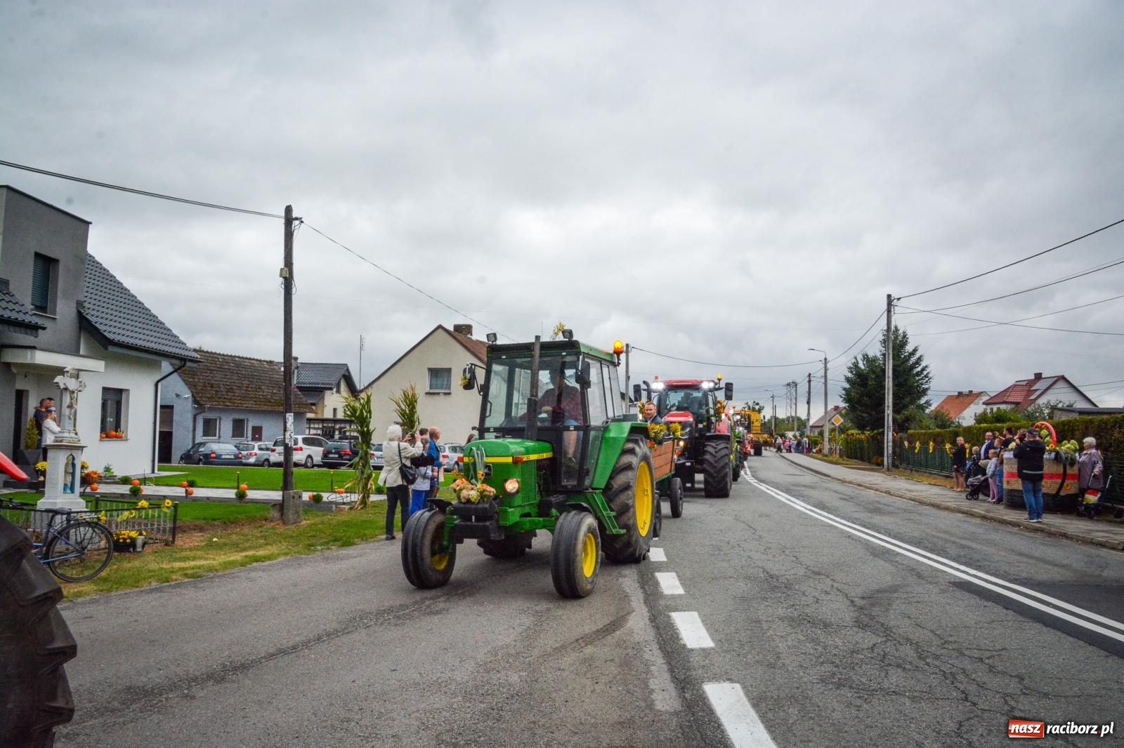 Zdjęcie w galerii na portalu naszraciborz.pl: Siedliska świętują dożynki gminno-powiatowe. Korowód, koncerty i Bitwa smaków [FOTO i WIDEO] wiadomości z regionu