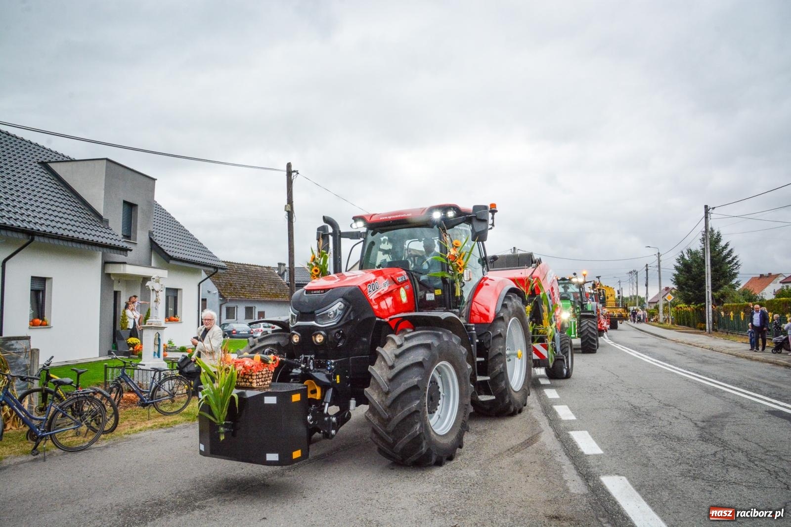 Zdjęcie w galerii na portalu naszraciborz.pl: Siedliska świętują dożynki gminno-powiatowe. Korowód, koncerty i Bitwa smaków [FOTO i WIDEO] wiadomości z regionu