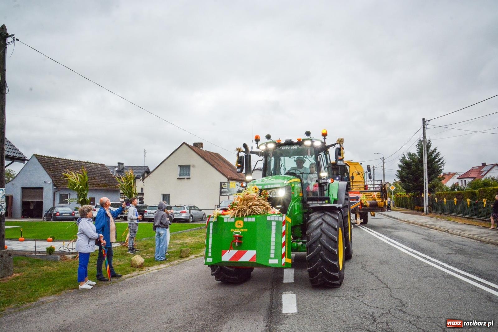 Zdjęcie w galerii na portalu naszraciborz.pl: Siedliska świętują dożynki gminno-powiatowe. Korowód, koncerty i Bitwa smaków [FOTO i WIDEO] wiadomości z regionu