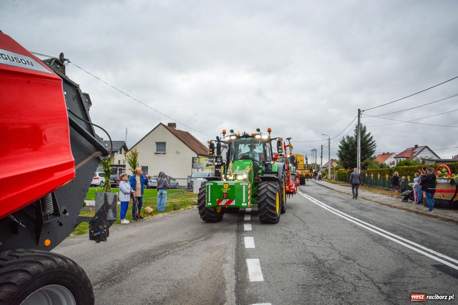 Zdjęcie w galerii na portalu naszraciborz.pl: Siedliska świętują dożynki gminno-powiatowe. Korowód, koncerty i Bitwa smaków [FOTO i WIDEO] wiadomości z regionu
