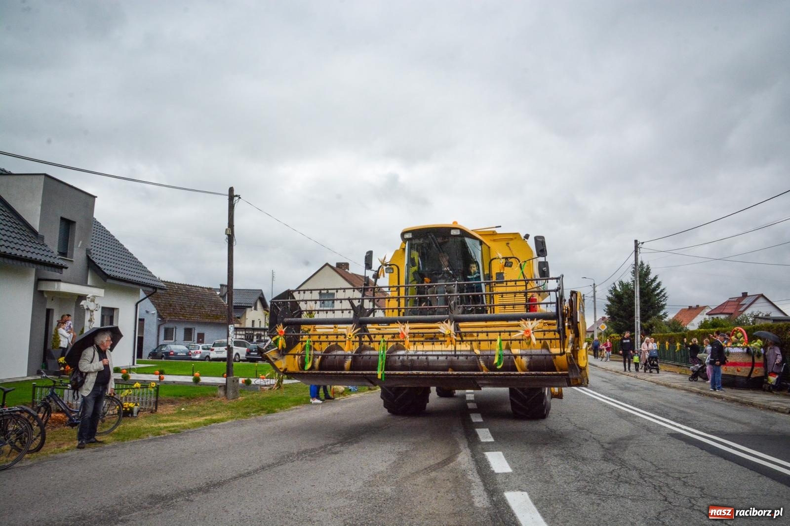 Zdjęcie w galerii na portalu naszraciborz.pl: Siedliska świętują dożynki gminno-powiatowe. Korowód, koncerty i Bitwa smaków [FOTO i WIDEO] wiadomości z regionu