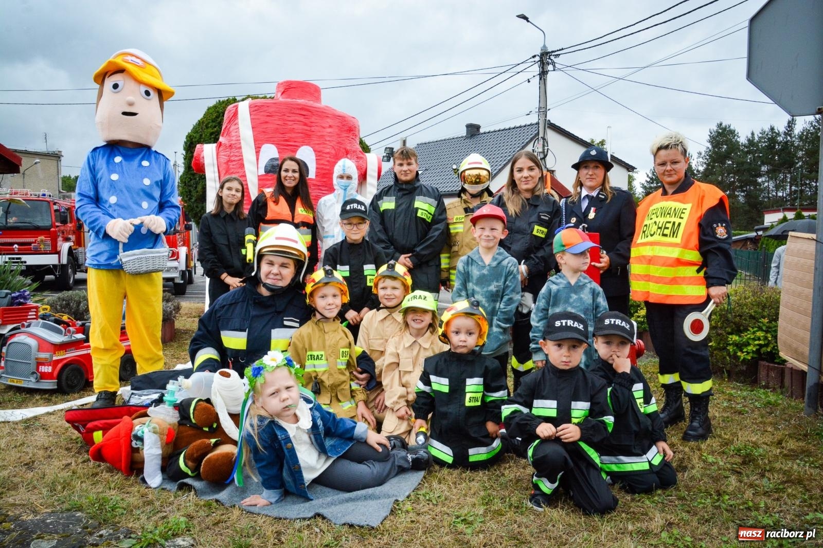 Zdjęcie w galerii na portalu naszraciborz.pl: Siedliska świętują dożynki gminno-powiatowe. Korowód, koncerty i Bitwa smaków [FOTO i WIDEO] wiadomości z regionu