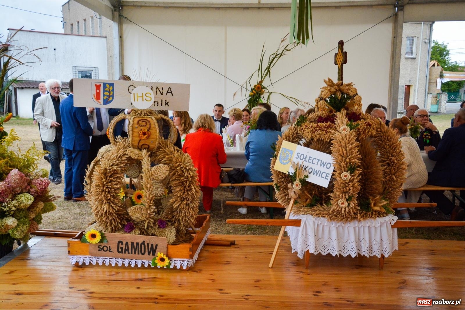 Zdjęcie w galerii na portalu naszraciborz.pl: Siedliska świętują dożynki gminno-powiatowe. Korowód, koncerty i Bitwa smaków [FOTO i WIDEO] wiadomości z regionu