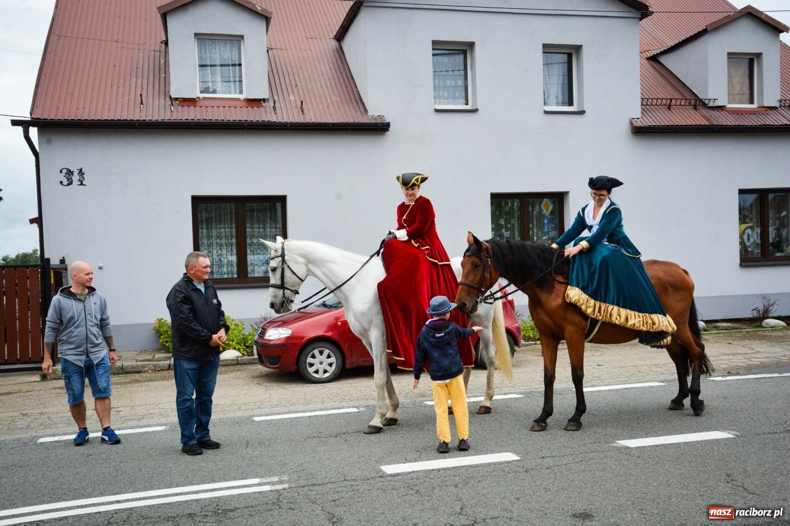 Zdjęcie w galerii na portalu naszraciborz.pl: Siedliska świętują dożynki gminno-powiatowe. Korowód, koncerty i Bitwa smaków [FOTO i WIDEO] wiadomości z regionu