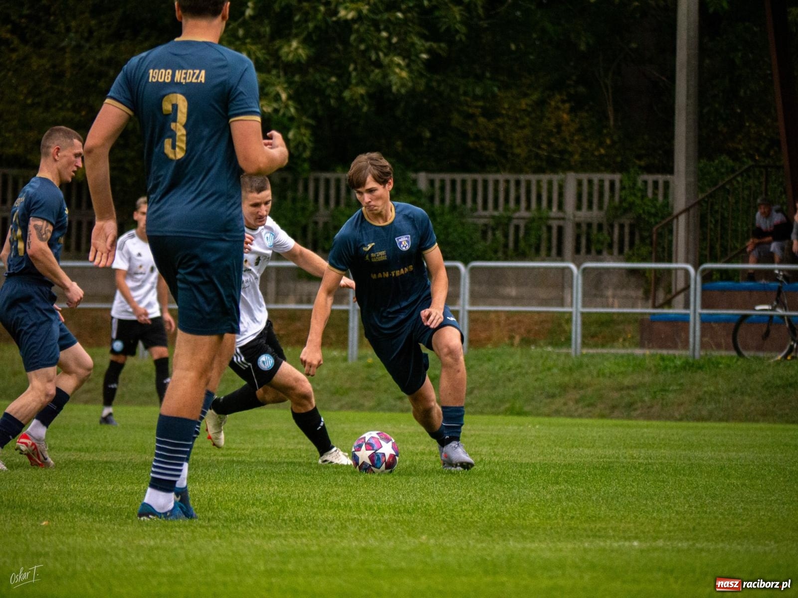 Zdjęcie w galerii na portalu naszraciborz.pl: Klasa okręgowa: Emocjonujące starcie w Nędzy [FOTO] wiadomości z regionu