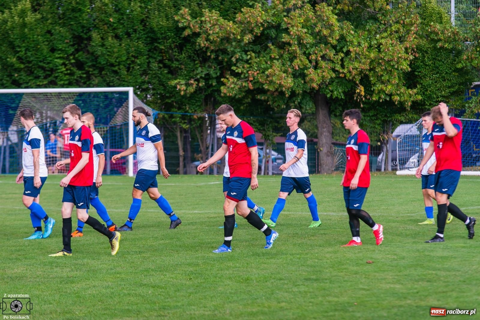 Zdjęcie w galerii na portalu naszraciborz.pl: B klasa: Lokomotywa z Tuwima rozjechała Brzezie [FOTO] wiadomości z regionu