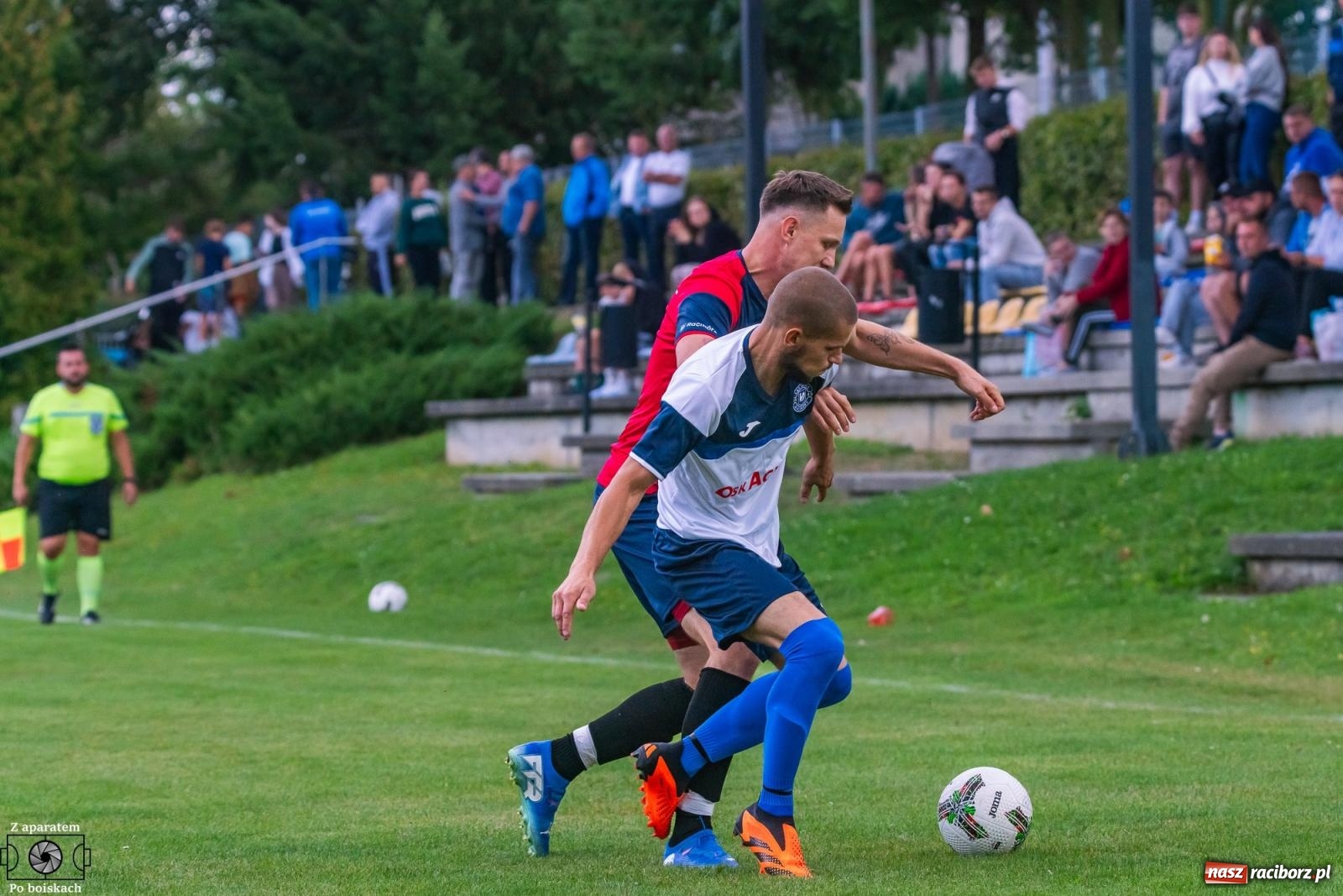 Zdjęcie w galerii na portalu naszraciborz.pl: B klasa: Lokomotywa z Tuwima rozjechała Brzezie [FOTO] wiadomości z regionu