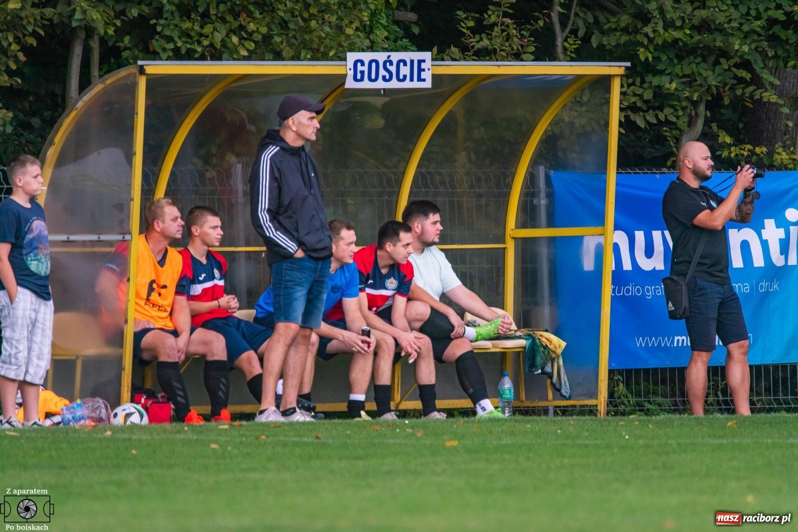 Zdjęcie w galerii na portalu naszraciborz.pl: B klasa: Lokomotywa z Tuwima rozjechała Brzezie [FOTO] wiadomości z regionu