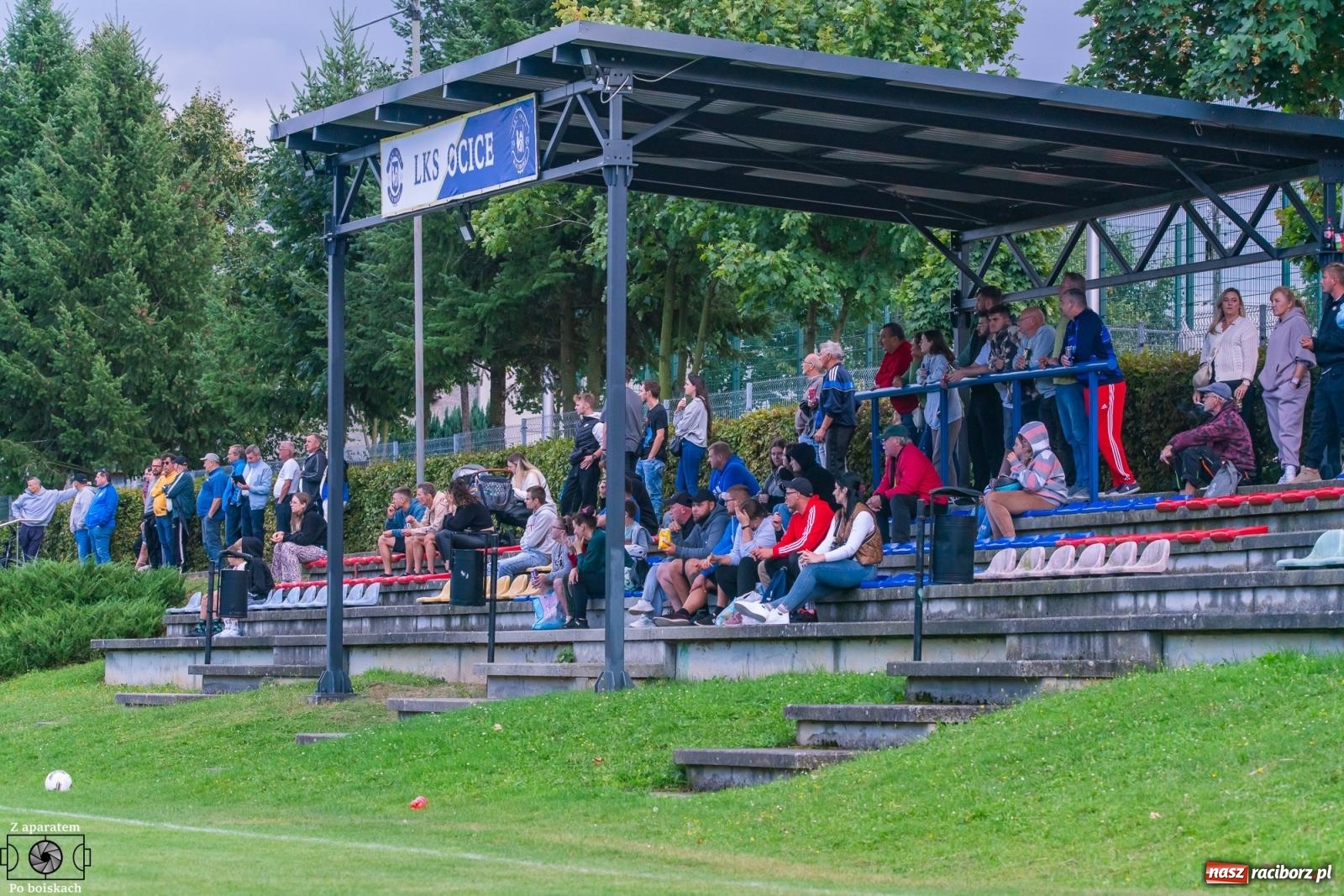 Zdjęcie w galerii na portalu naszraciborz.pl: B klasa: Lokomotywa z Tuwima rozjechała Brzezie [FOTO] wiadomości z regionu