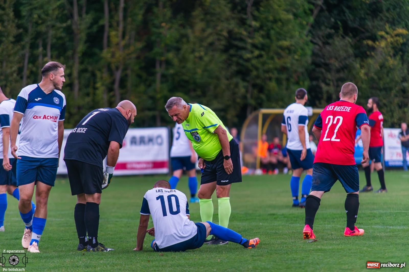 Zdjęcie w galerii na portalu naszraciborz.pl: B klasa: Lokomotywa z Tuwima rozjechała Brzezie [FOTO] wiadomości z regionu