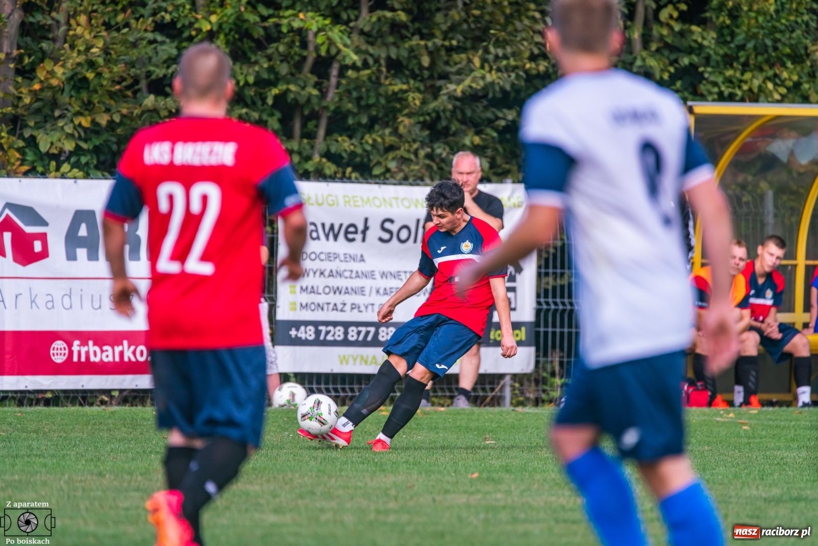 Zdjęcie w galerii na portalu naszraciborz.pl: B klasa: Lokomotywa z Tuwima rozjechała Brzezie [FOTO] wiadomości z regionu