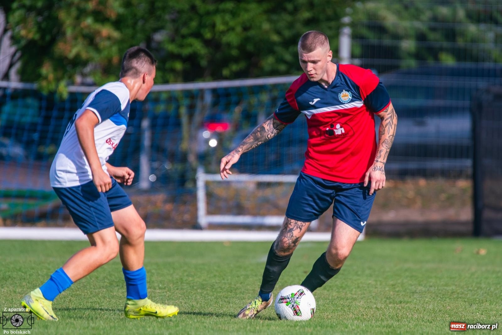 Zdjęcie w galerii na portalu naszraciborz.pl: B klasa: Lokomotywa z Tuwima rozjechała Brzezie [FOTO] wiadomości z regionu