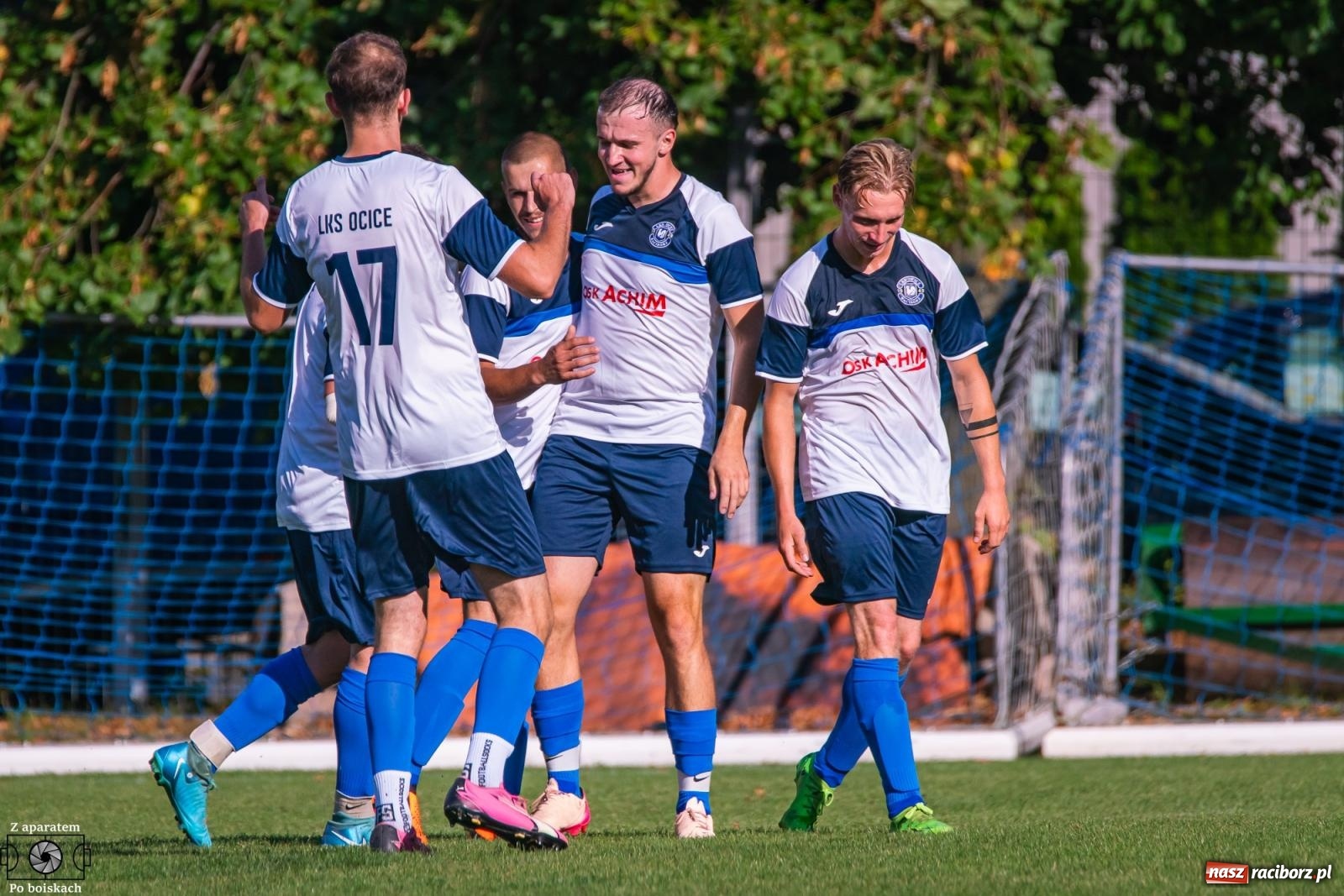 Zdjęcie w galerii na portalu naszraciborz.pl: B klasa: Lokomotywa z Tuwima rozjechała Brzezie [FOTO] wiadomości z regionu