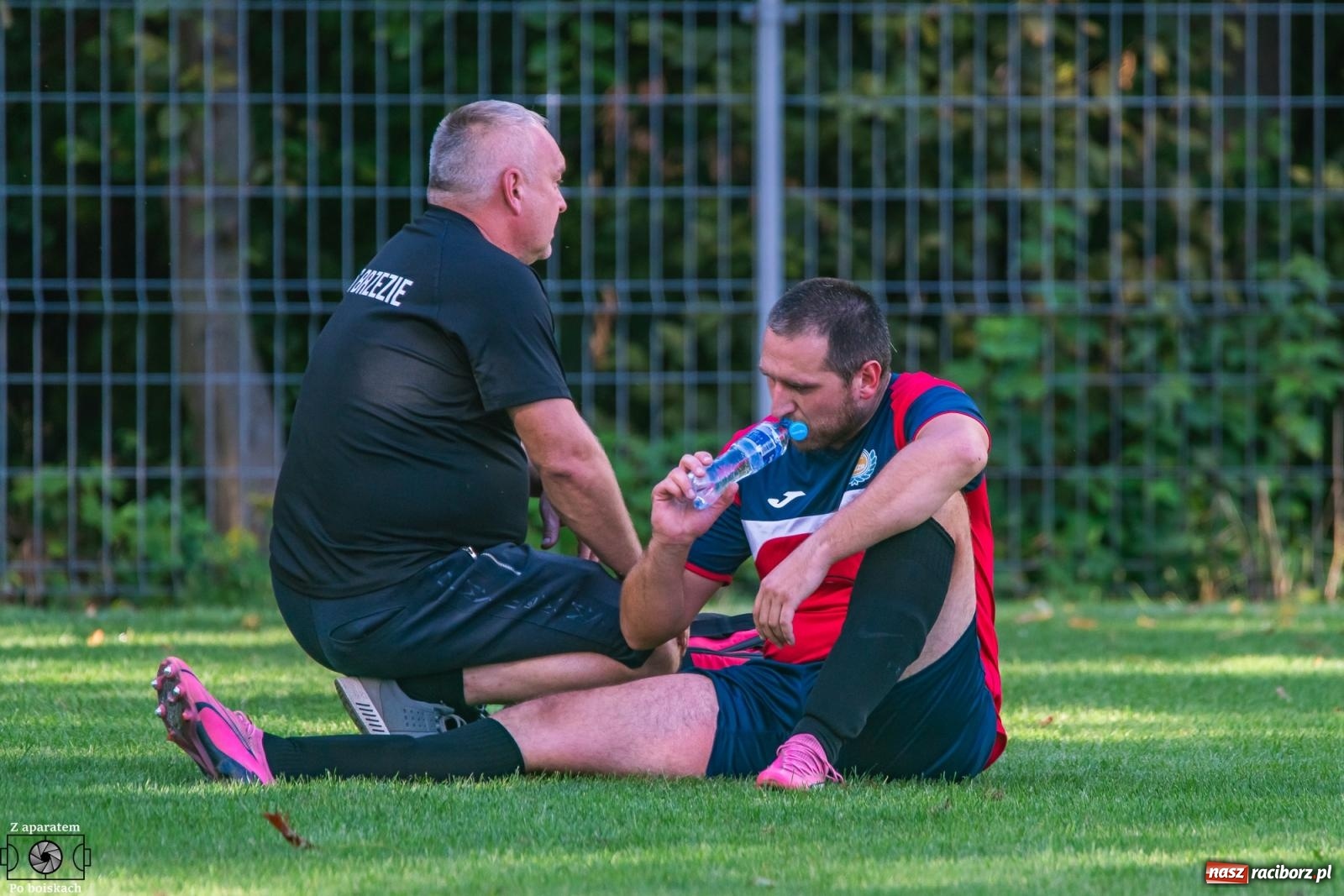 Zdjęcie w galerii na portalu naszraciborz.pl: B klasa: Lokomotywa z Tuwima rozjechała Brzezie [FOTO] wiadomości z regionu