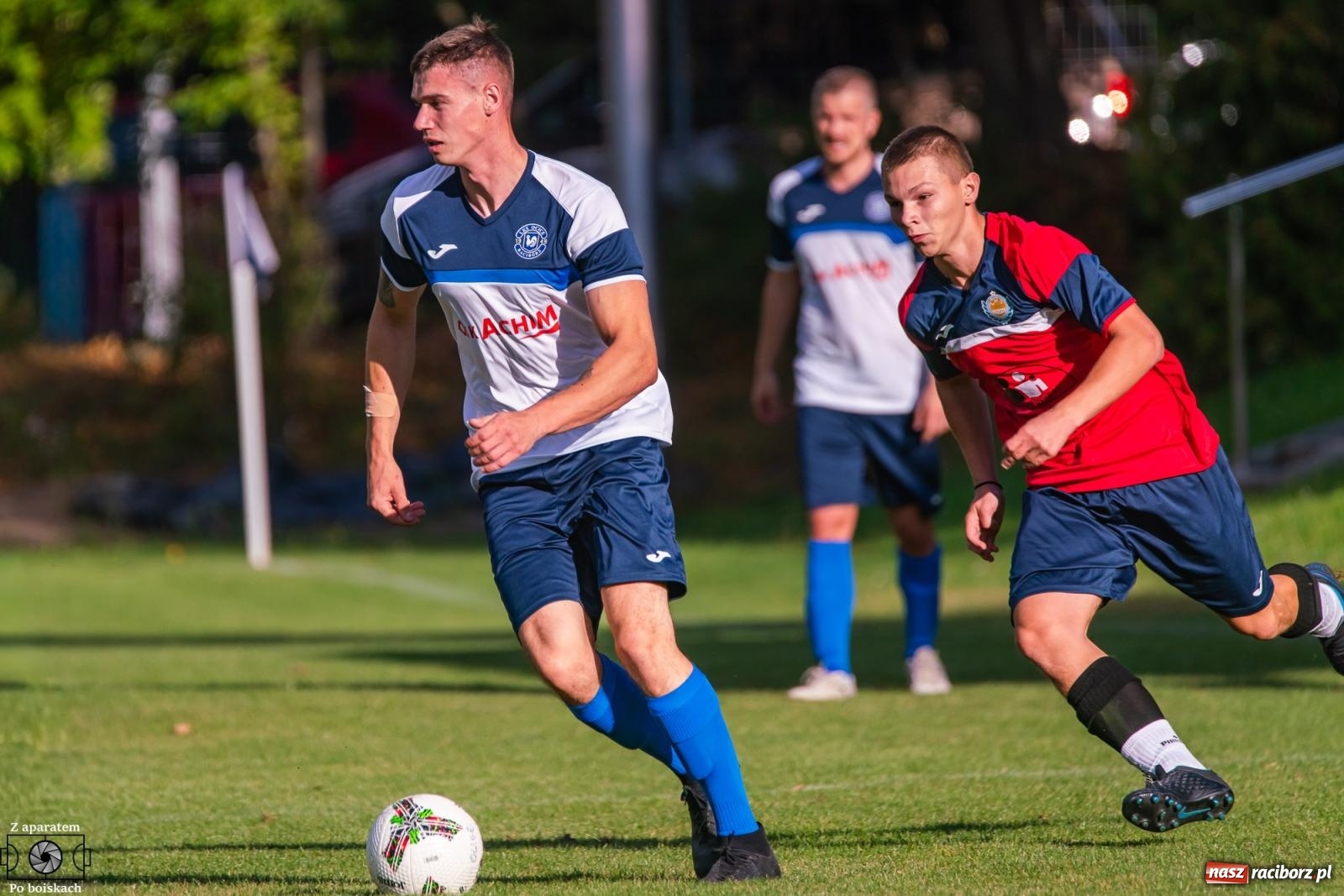 Zdjęcie w galerii na portalu naszraciborz.pl: B klasa: Lokomotywa z Tuwima rozjechała Brzezie [FOTO] wiadomości z regionu