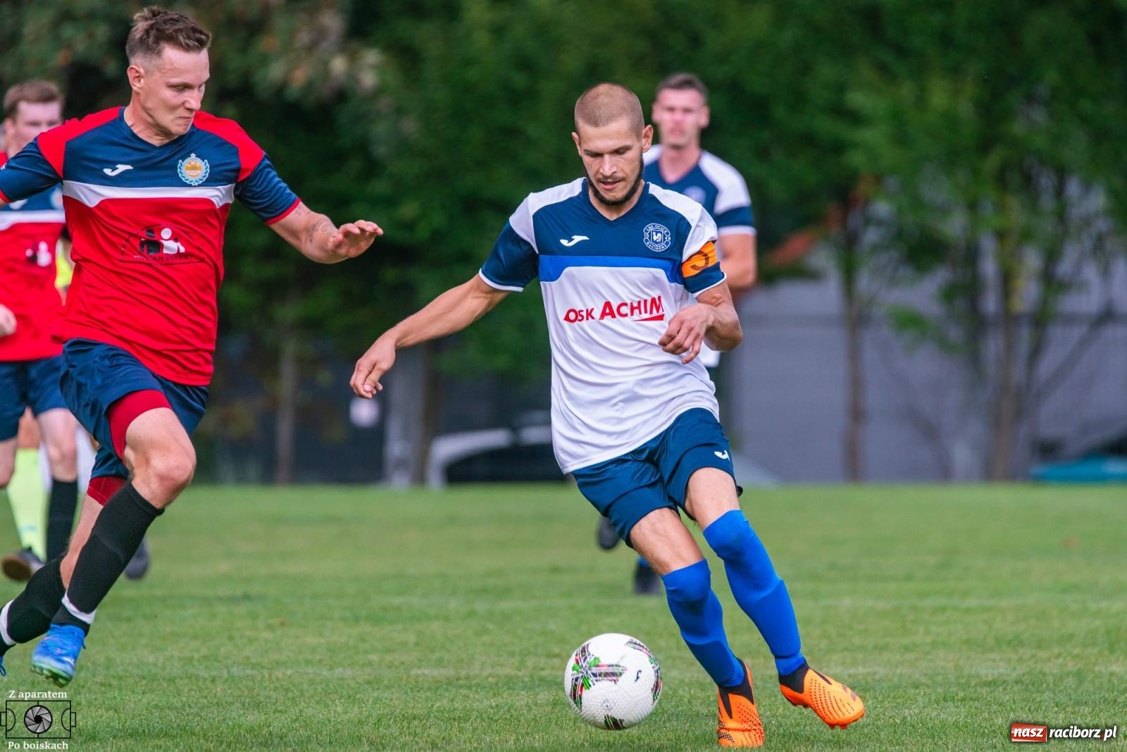 Zdjęcie w galerii na portalu naszraciborz.pl: B klasa: Lokomotywa z Tuwima rozjechała Brzezie [FOTO] wiadomości z regionu