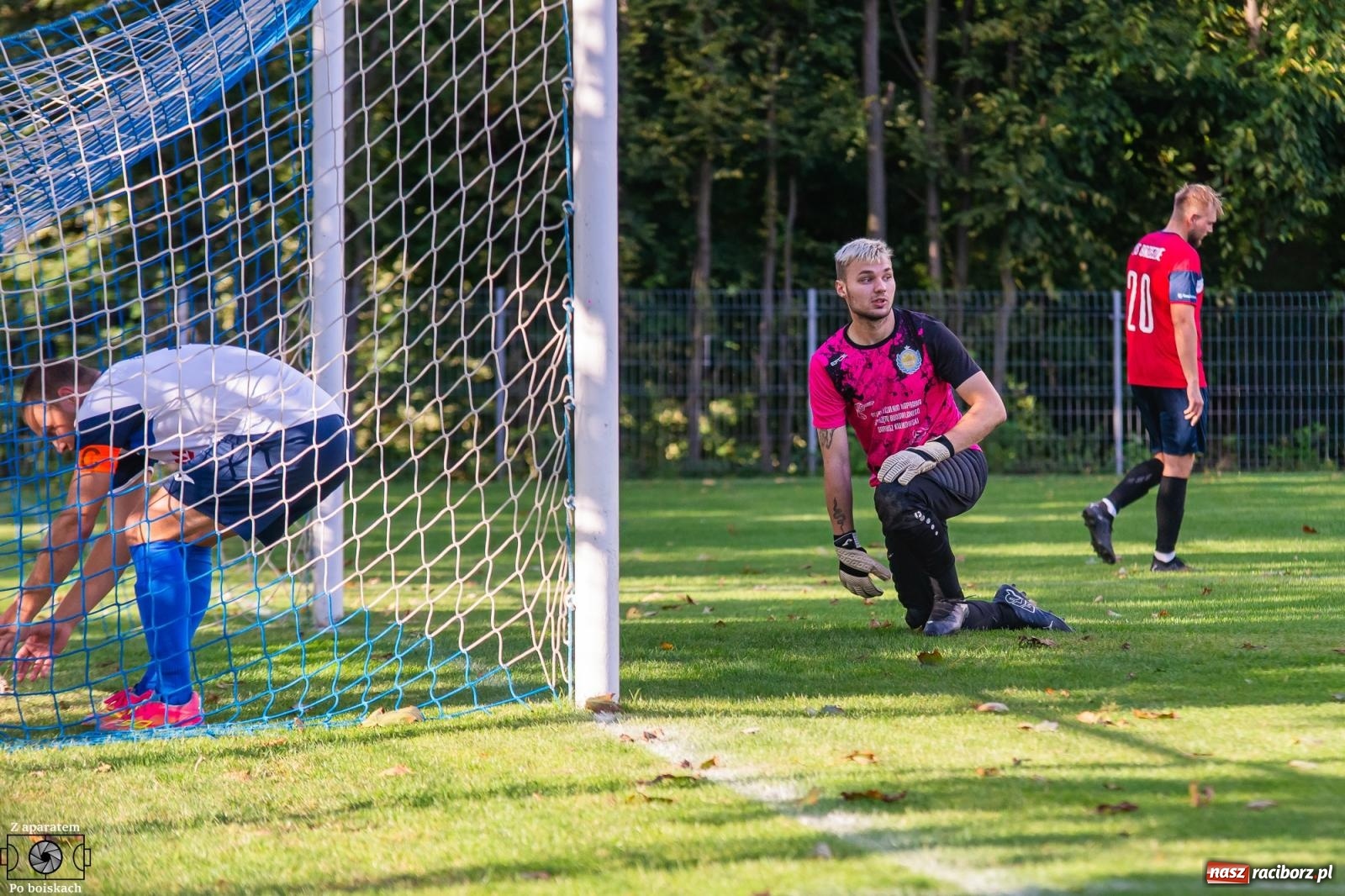 Zdjęcie w galerii na portalu naszraciborz.pl: B klasa: Lokomotywa z Tuwima rozjechała Brzezie [FOTO] wiadomości z regionu
