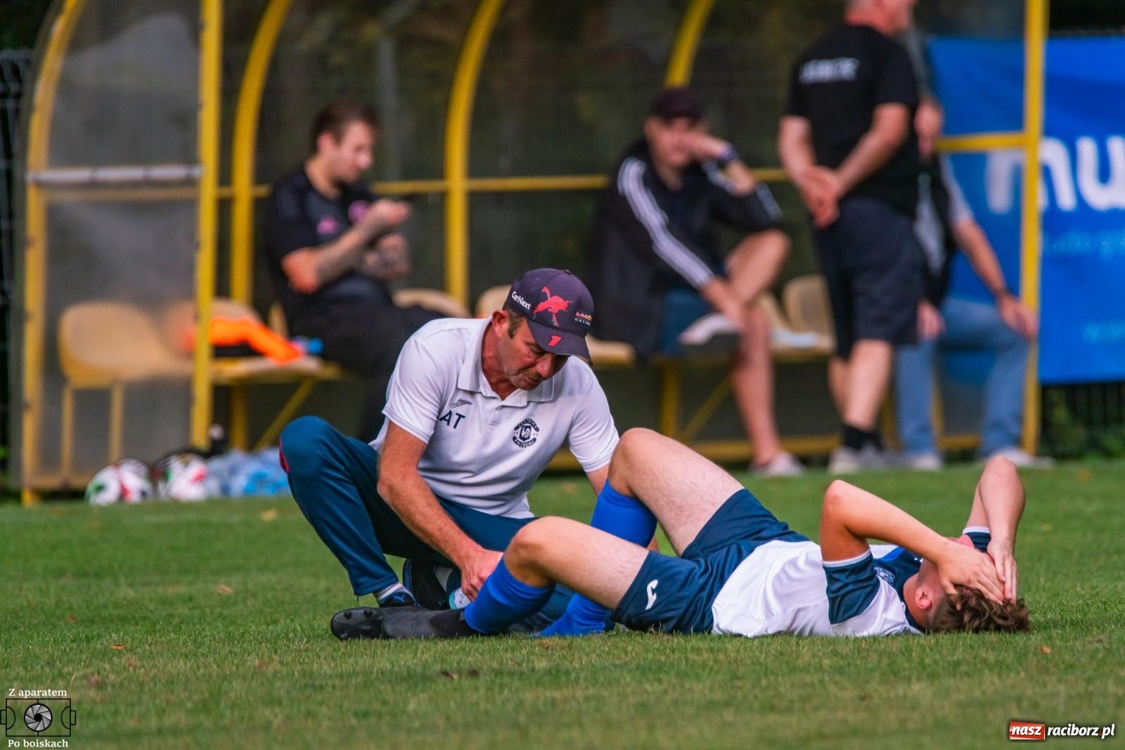 Zdjęcie w galerii na portalu naszraciborz.pl: B klasa: Lokomotywa z Tuwima rozjechała Brzezie [FOTO] wiadomości z regionu