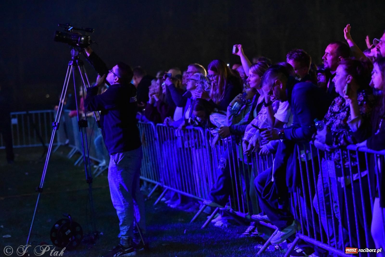 Zdjęcie w galerii na portalu naszraciborz.pl: Dożynki w Owsiszczach. Zespół Boys porwał publiczność [FOTO i WIDEO] wiadomości z regionu
