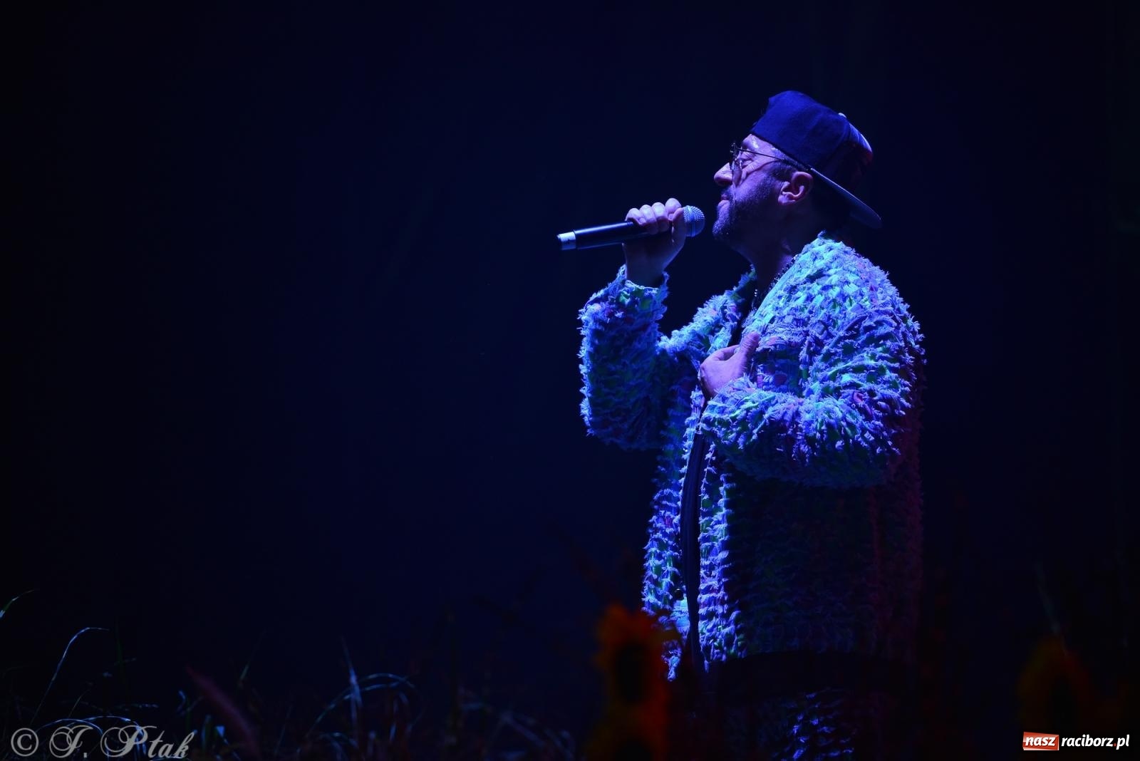 Zdjęcie w galerii na portalu naszraciborz.pl: Dożynki w Owsiszczach. Zespół Boys porwał publiczność [FOTO i WIDEO] wiadomości z regionu