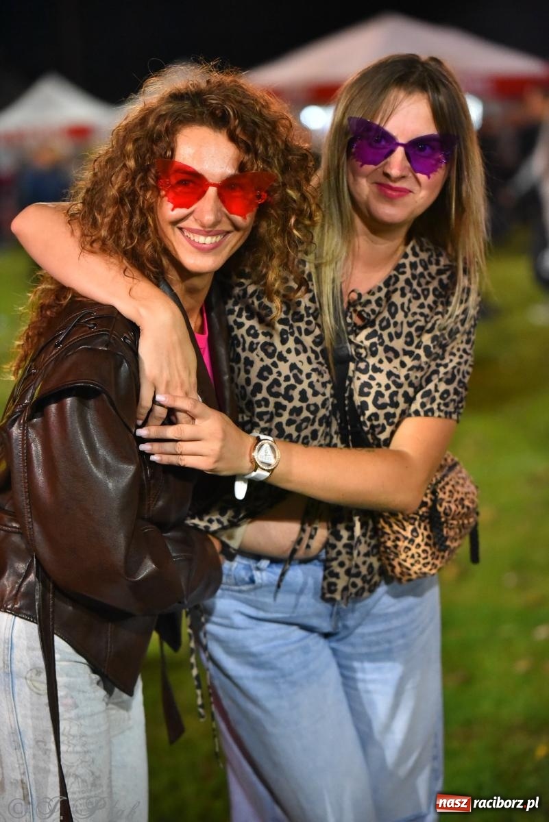 Zdjęcie w galerii na portalu naszraciborz.pl: Dożynki w Owsiszczach. Zespół Boys porwał publiczność [FOTO i WIDEO] wiadomości z regionu