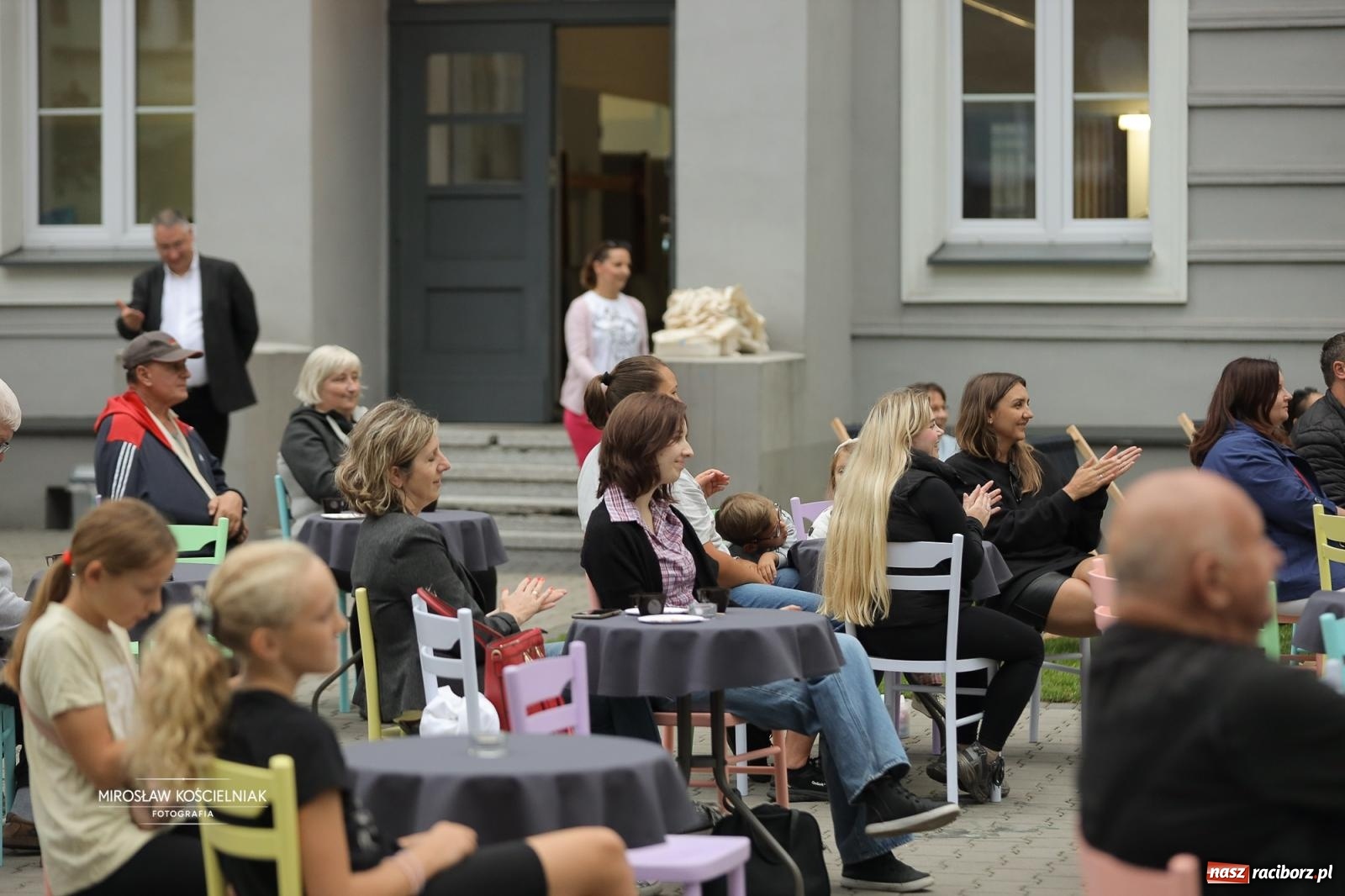 Zdjęcie w galerii na portalu naszraciborz.pl: Narodowe Czytanie poezji Jana Kochanowskiego – PDK i Zamek Piastowski wiadomości z regionu