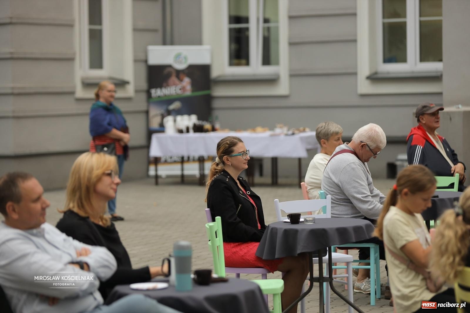 Zdjęcie w galerii na portalu naszraciborz.pl: Narodowe Czytanie poezji Jana Kochanowskiego – PDK i Zamek Piastowski wiadomości z regionu