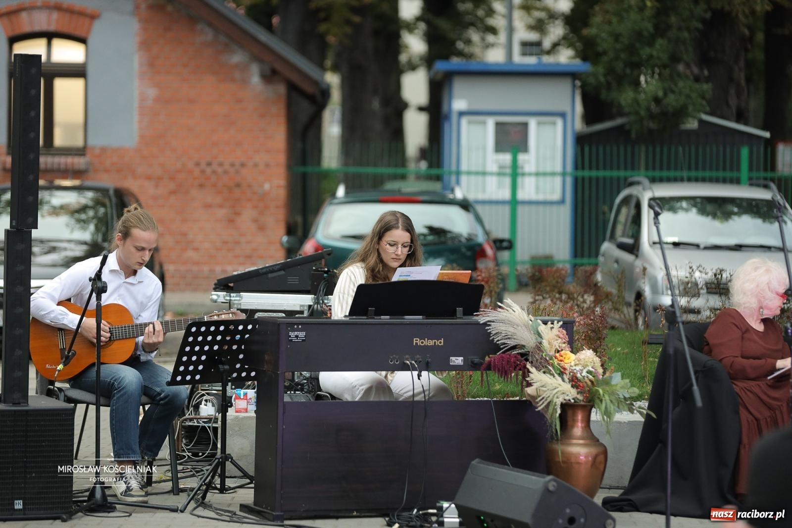 Zdjęcie w galerii na portalu naszraciborz.pl: Narodowe Czytanie poezji Jana Kochanowskiego – PDK i Zamek Piastowski wiadomości z regionu