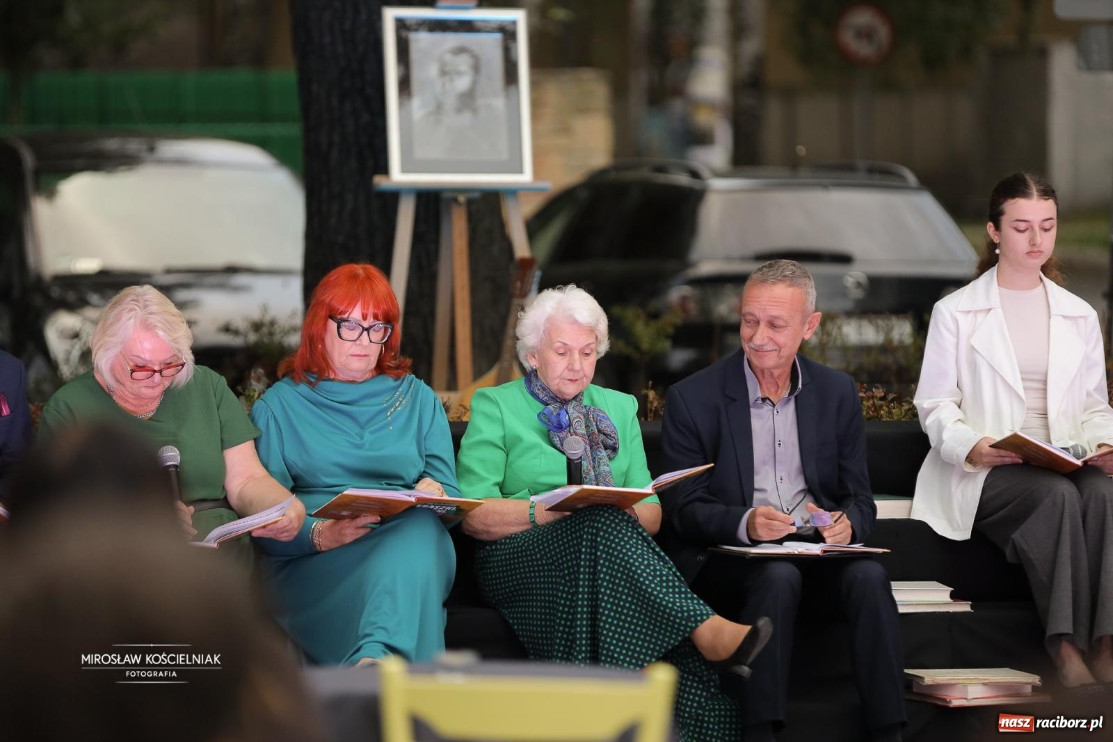 Zdjęcie w galerii na portalu naszraciborz.pl: Narodowe Czytanie poezji Jana Kochanowskiego – PDK i Zamek Piastowski wiadomości z regionu